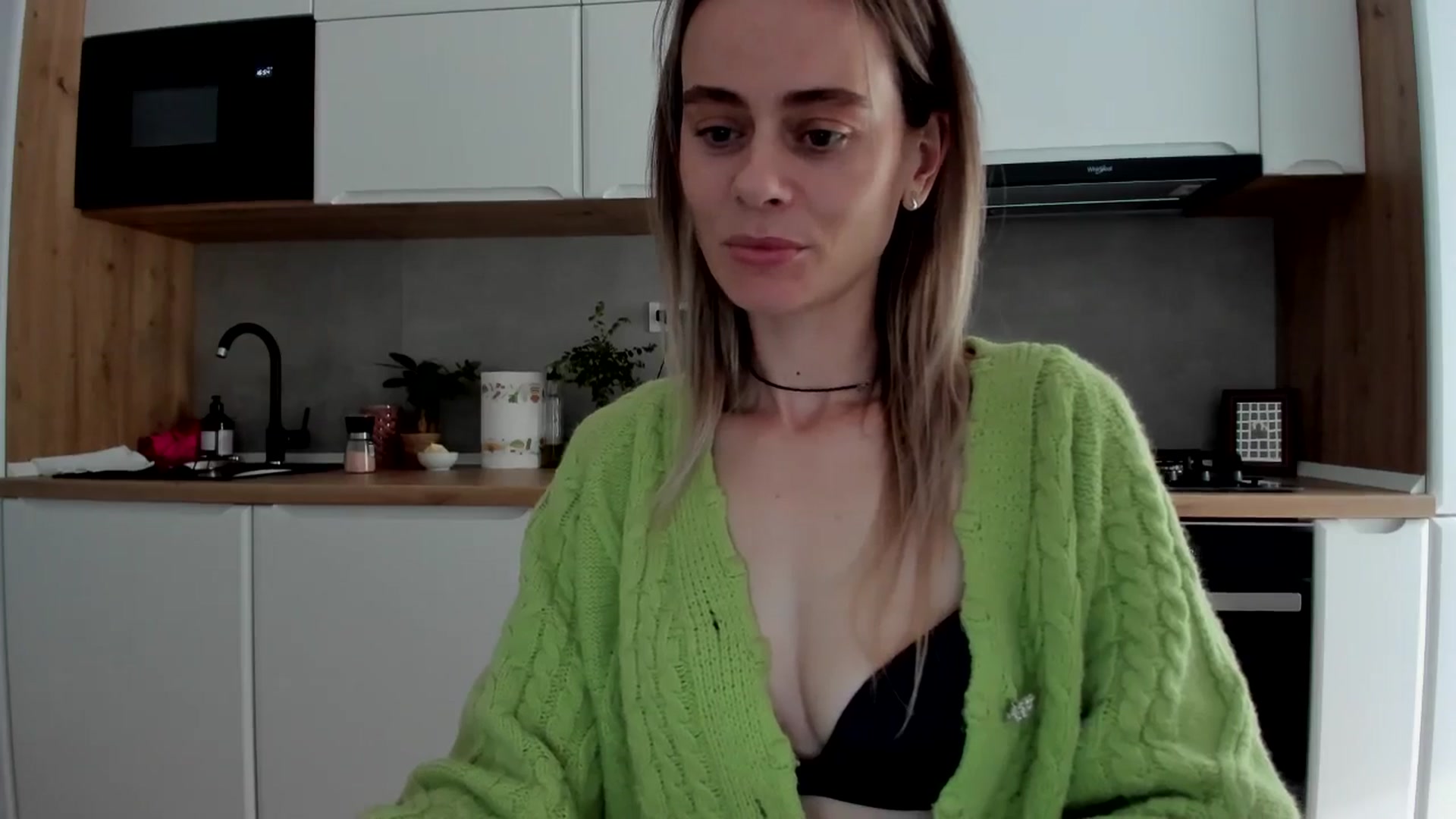 Gallery image thumbnail from DebbyPaige's myfreecams stream on, 03/24/2025, 16:18 image 6 of 20