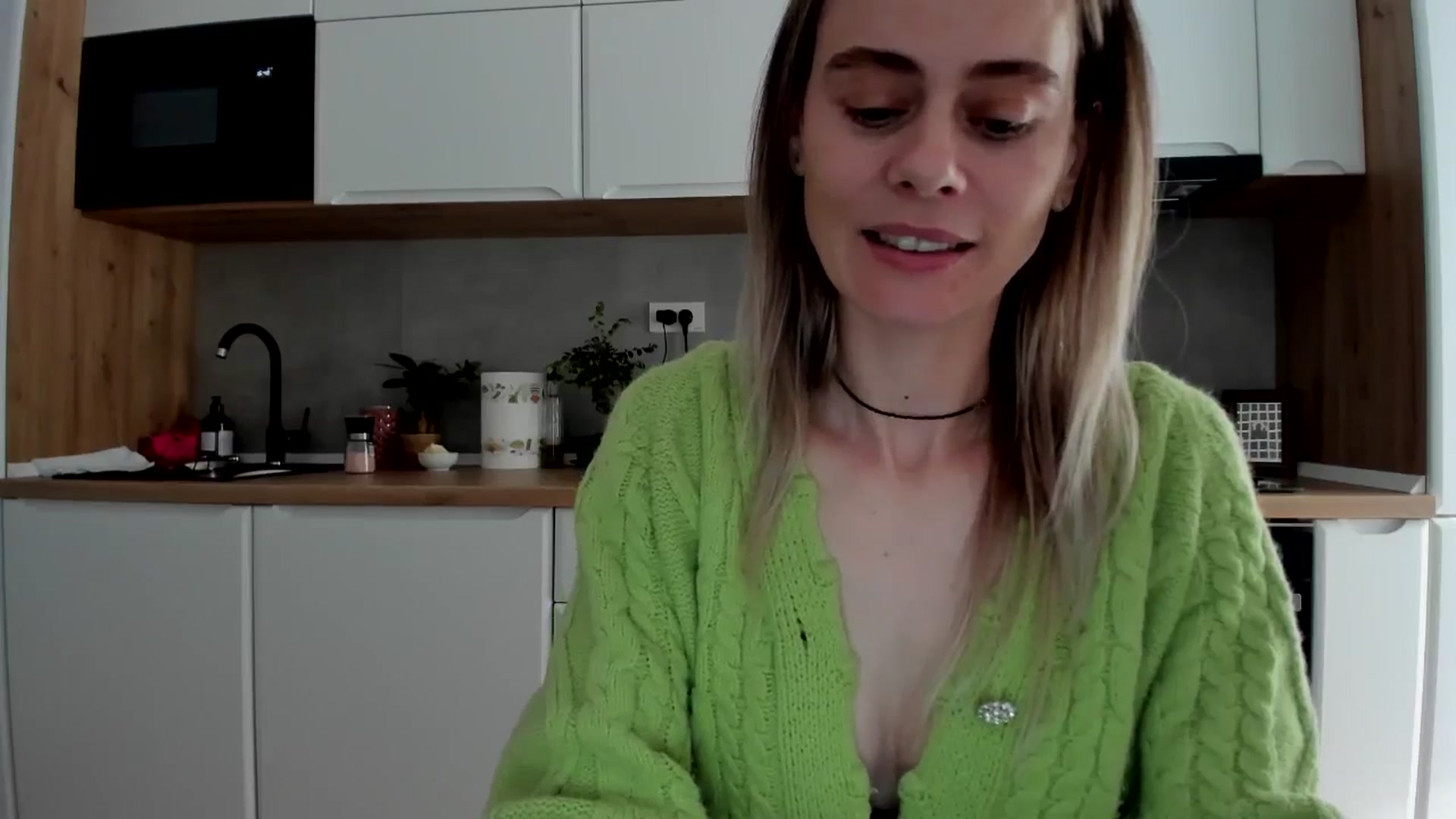 Gallery image thumbnail from DebbyPaige's myfreecams stream on, 03/24/2025, 16:18 image 5 of 20