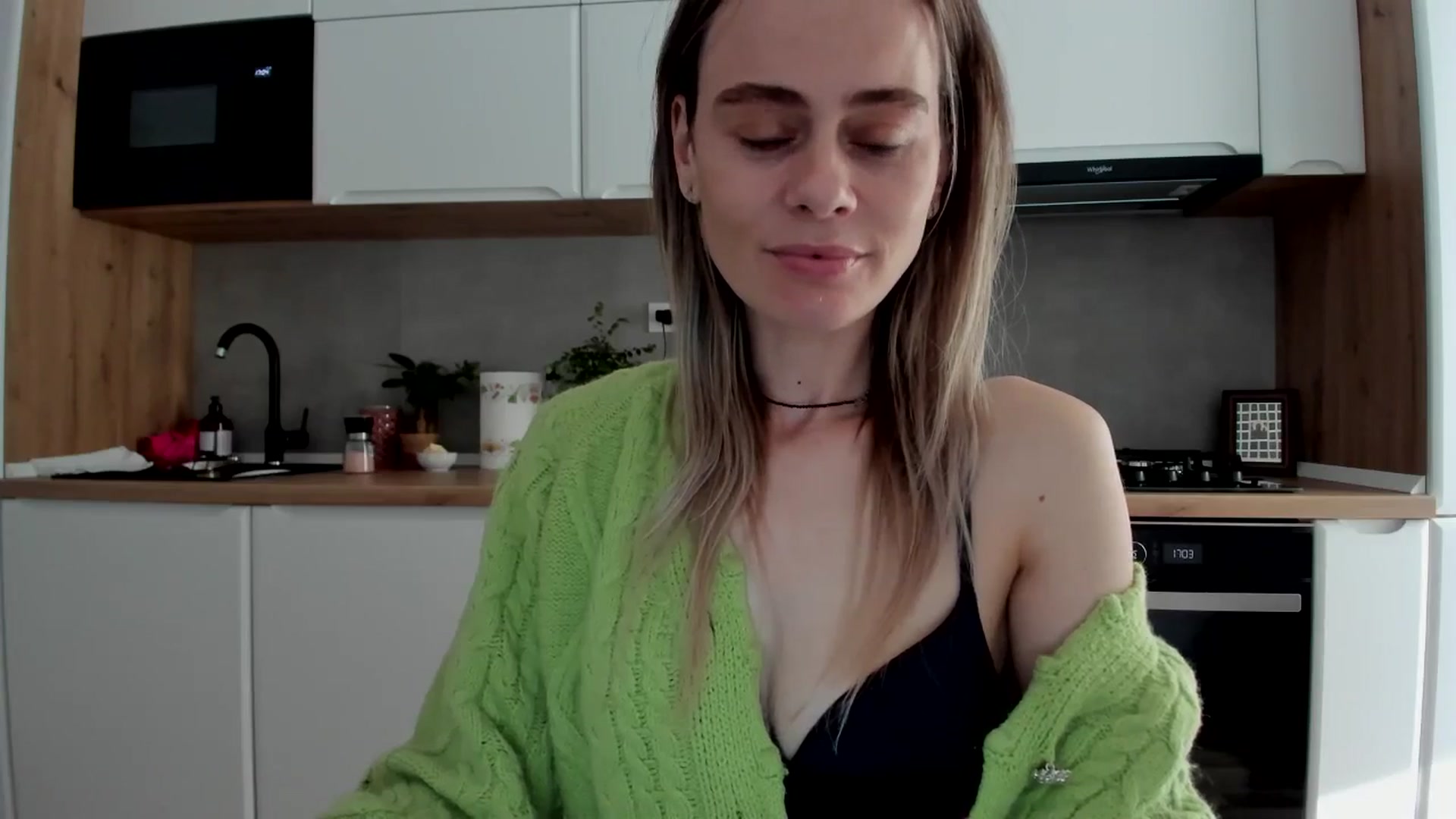 Gallery image thumbnail from DebbyPaige's myfreecams stream on, 03/24/2025, 16:18 image 8 of 20