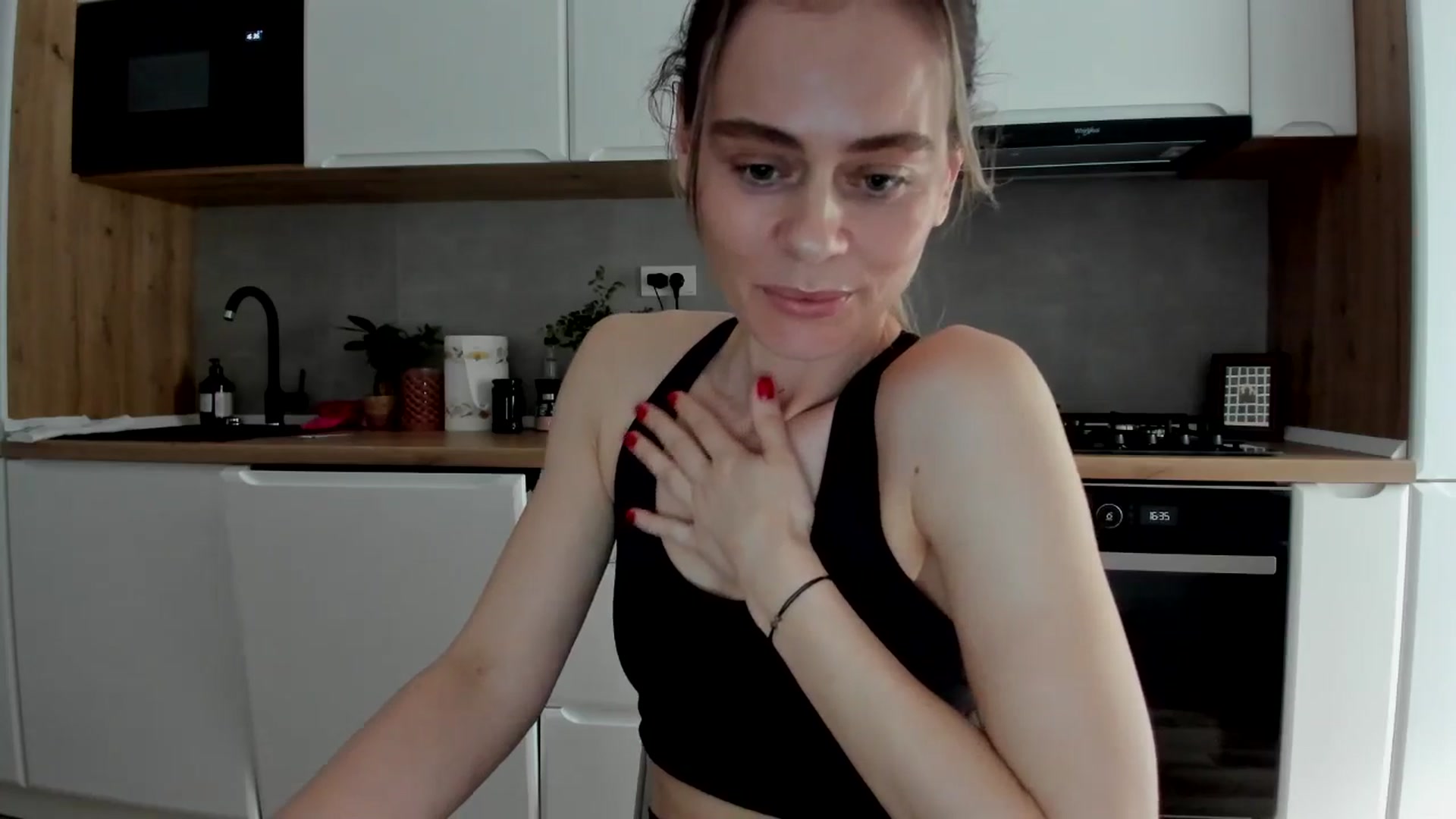 Gallery image thumbnail from DebbyPaige's myfreecams stream on, 03/25/2025, 15:16 image 11 of 20