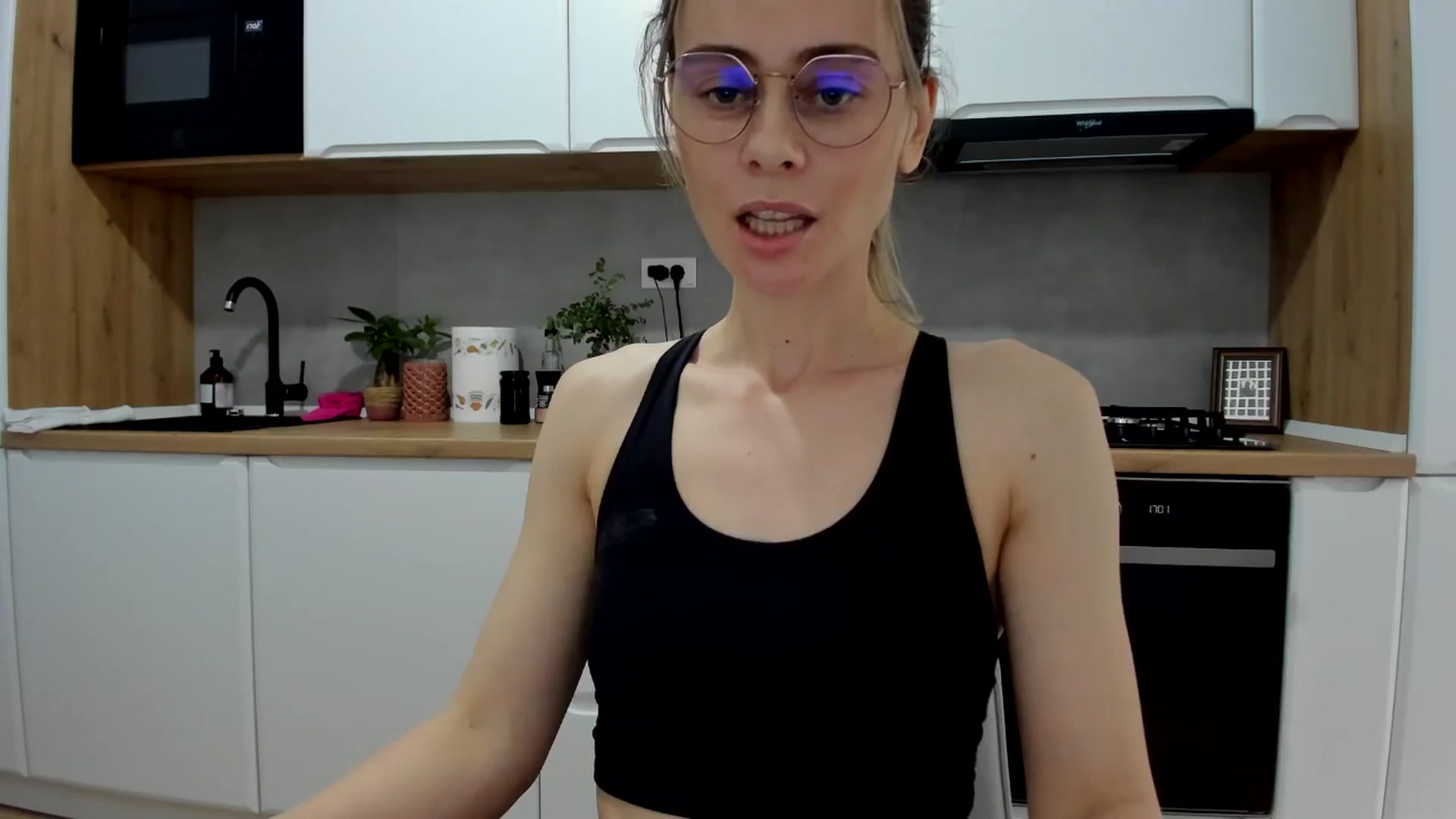 Gallery image thumbnail from DebbyPaige's myfreecams stream on, 03/25/2025, 15:16 image 18 of 20