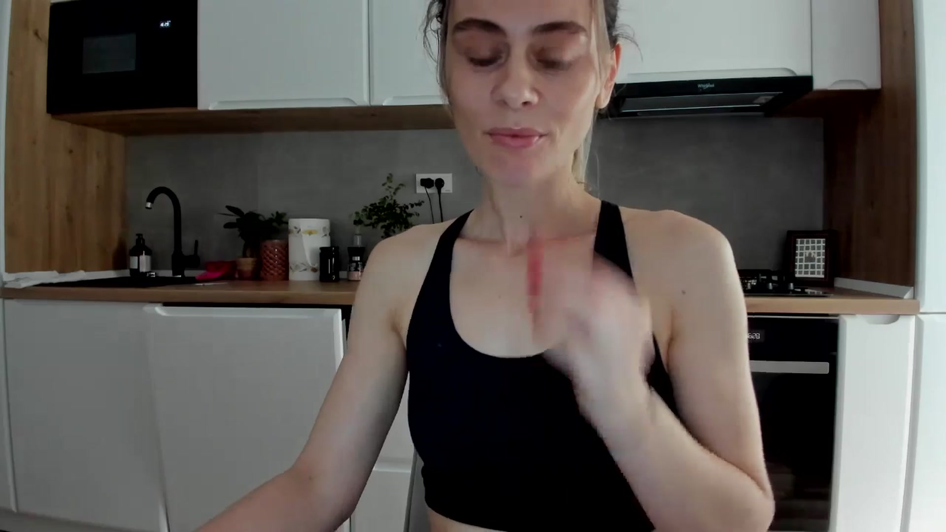 Gallery image thumbnail from DebbyPaige's myfreecams stream on, 03/25/2025, 15:16 image 9 of 20