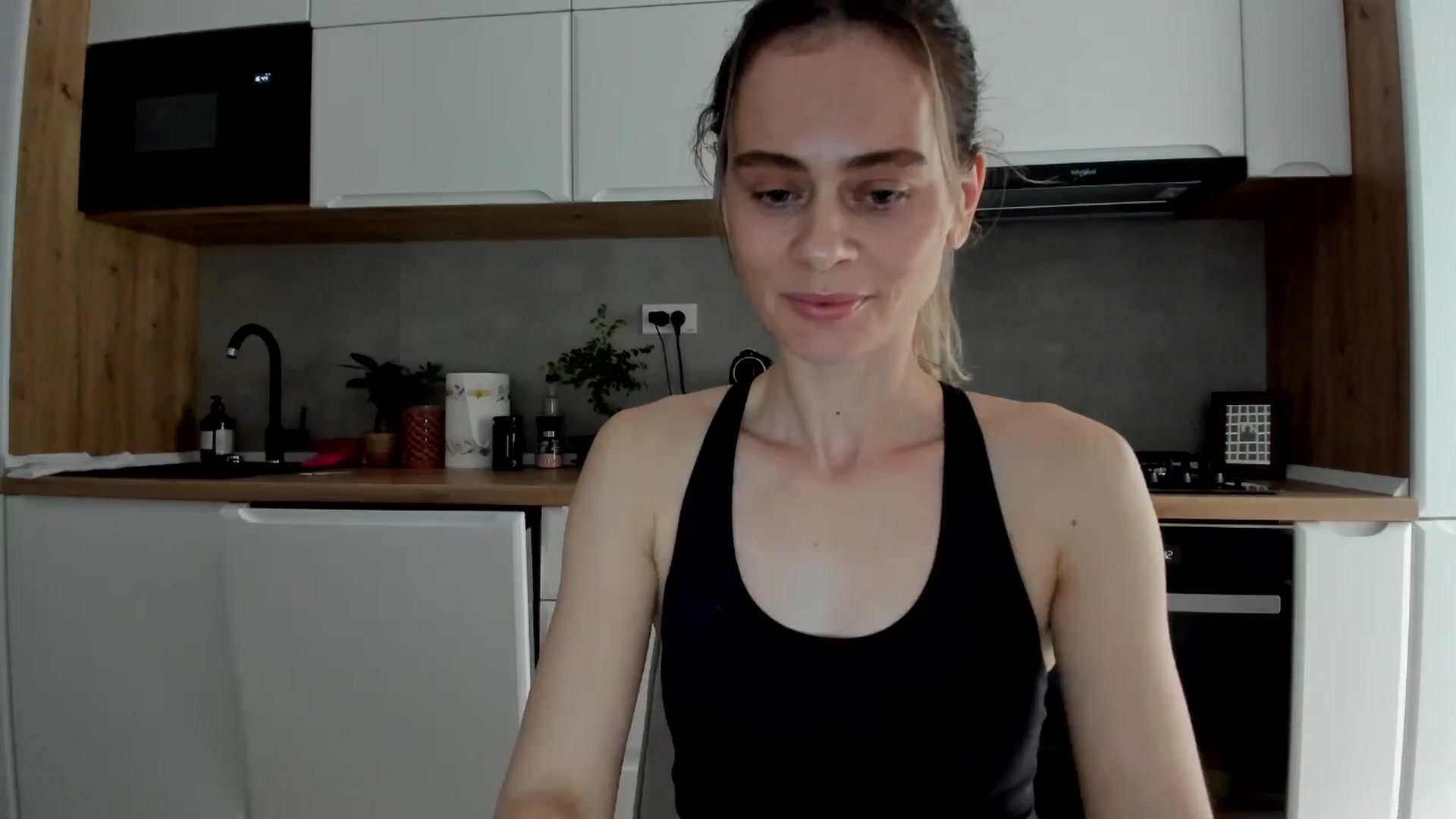 Gallery image thumbnail from DebbyPaige's myfreecams stream on, 03/25/2025, 15:16 image 13 of 20