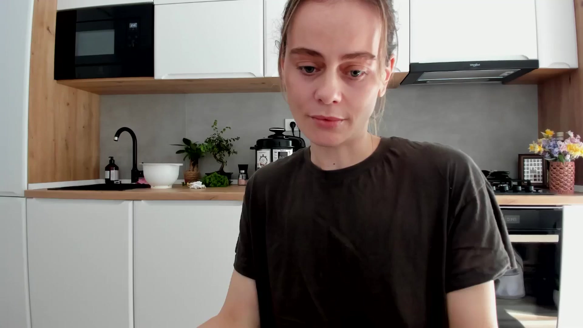 Gallery image thumbnail from DebbyPaige's myfreecams stream on, 03/31/2025, 12:20 image 18 of 20