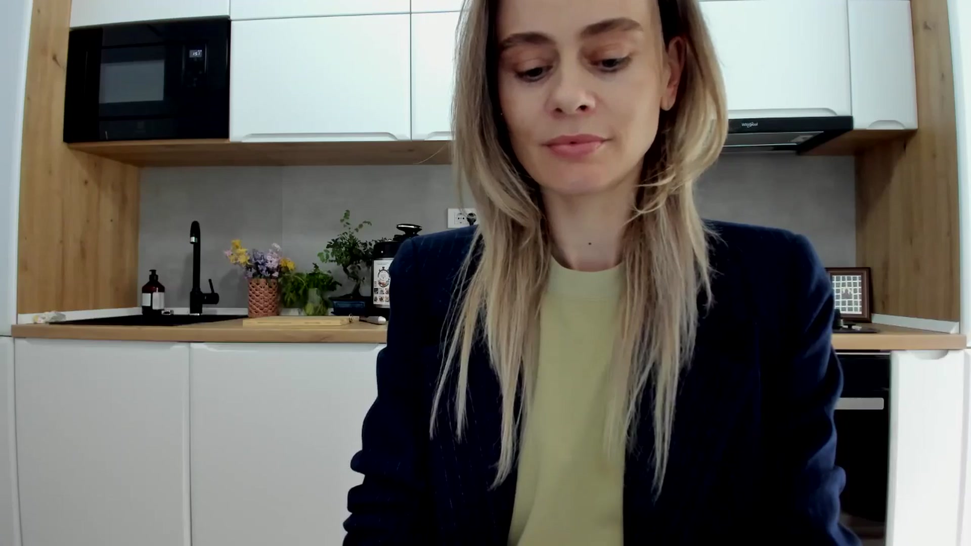 Gallery image thumbnail from DebbyPaige's myfreecams stream on, 04/01/2025, 12:14 image 10 of 20