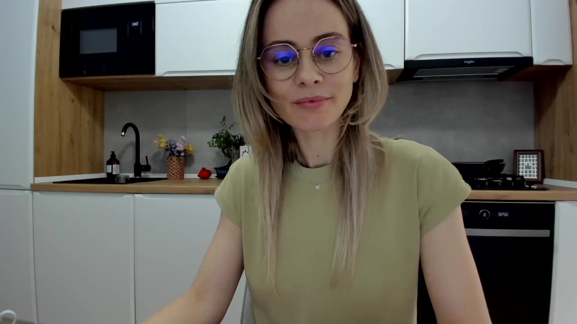 Gallery image thumbnail from DebbyPaige's myfreecams stream on, 04/01/2025, 13:35 image 11 of 20