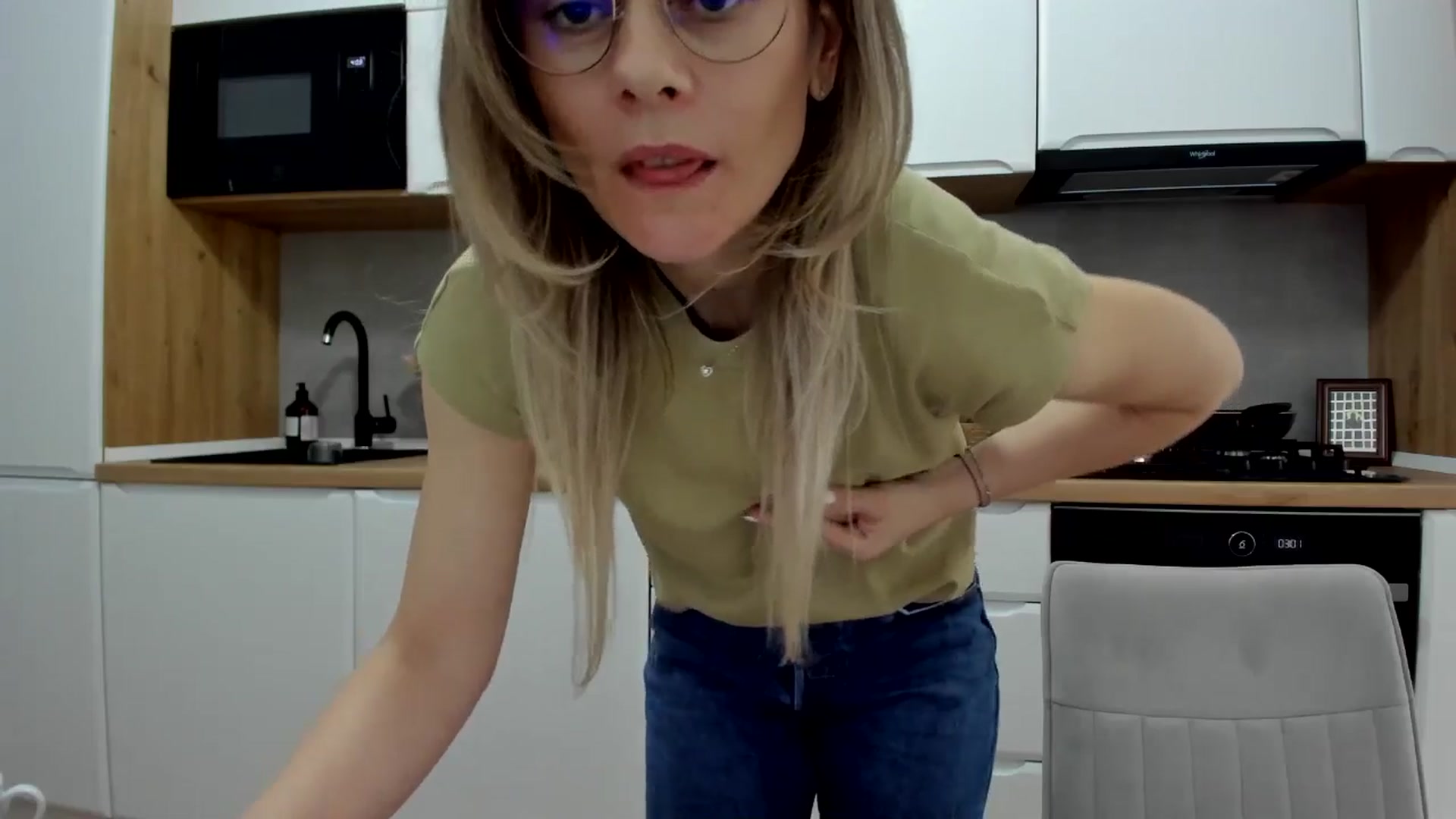 Gallery image thumbnail from DebbyPaige's myfreecams stream on, 04/01/2025, 13:35 image 15 of 20