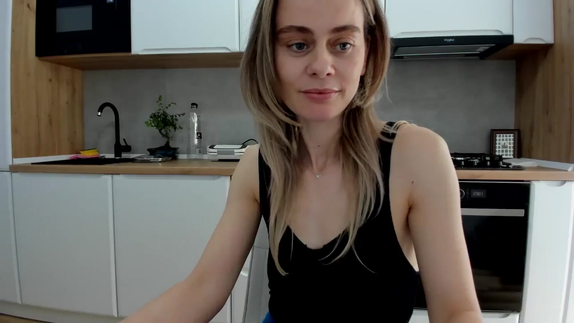 Gallery image thumbnail from DebbyPaige's myfreecams stream on, 04/03/2025, 13:58 image 4 of 20