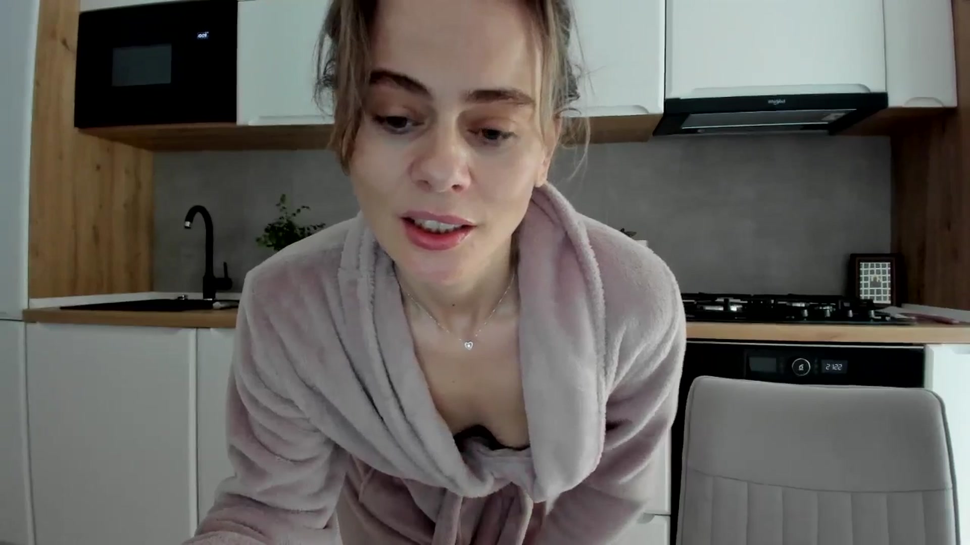 Gallery image thumbnail from DebbyPaige's myfreecams stream on, 04/04/2025, 09:08 image 3 of 20