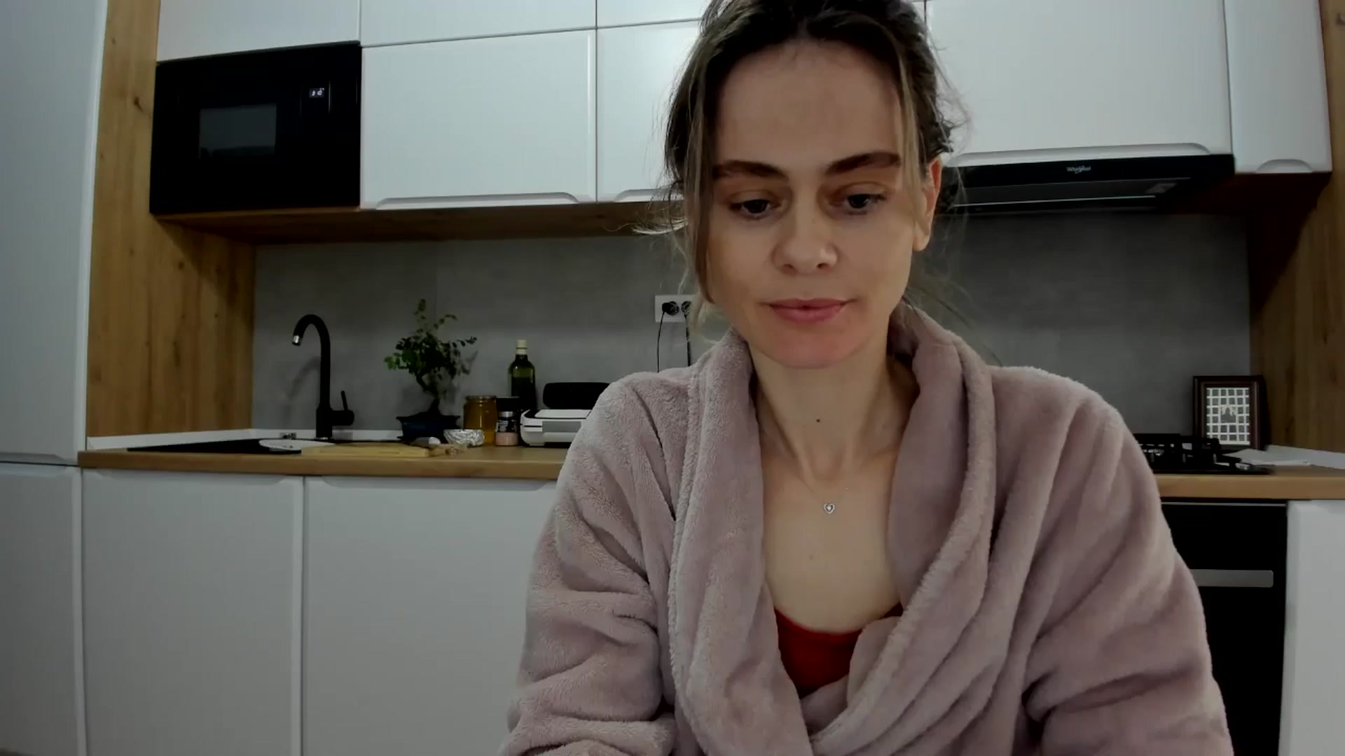 Gallery image thumbnail from DebbyPaige's myfreecams stream on, 04/04/2025, 12:39 image 1 of 20
