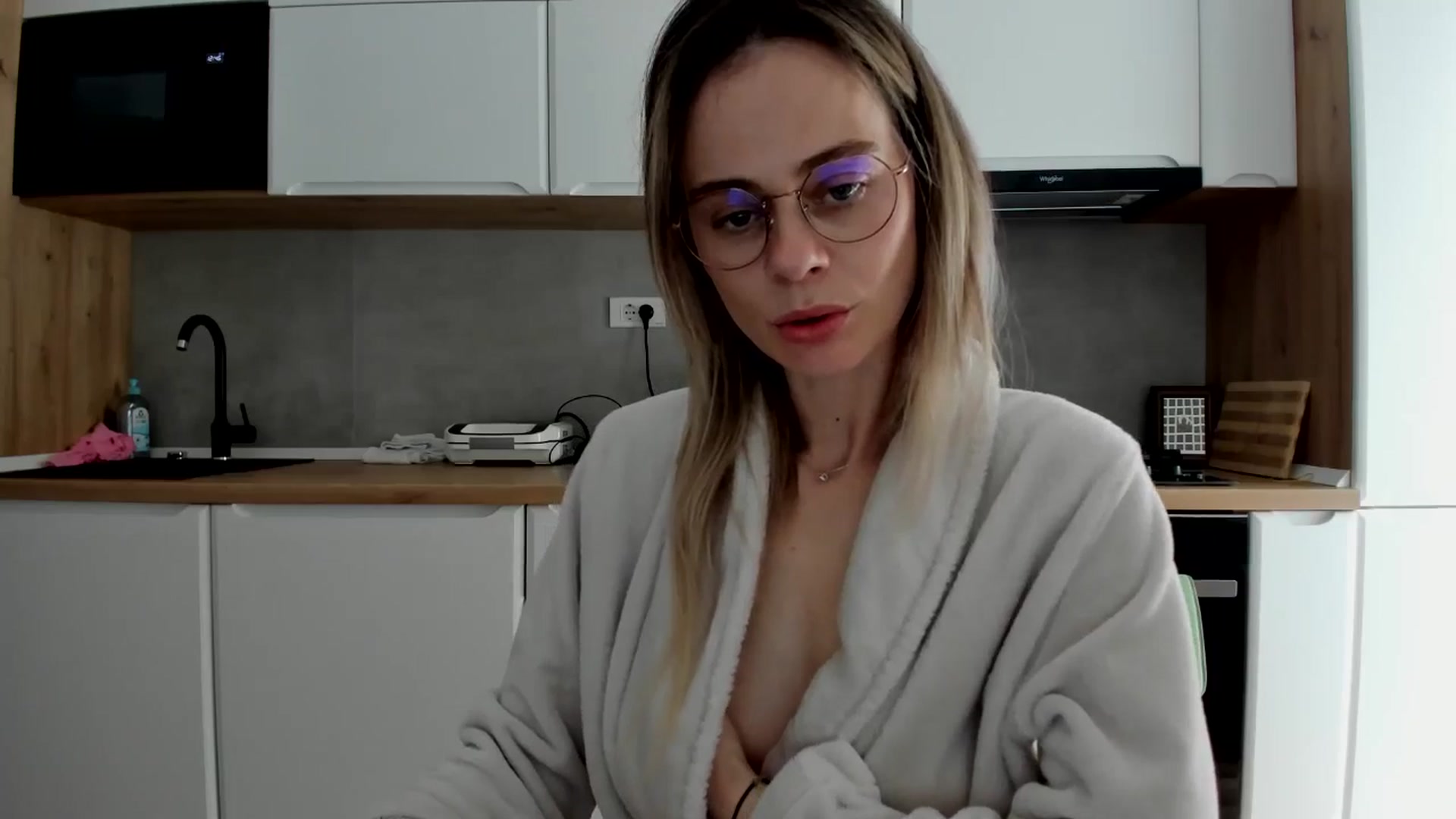 Gallery image thumbnail from DebbyPaige's myfreecams stream on, 04/07/2025, 10:59 image 12 of 20