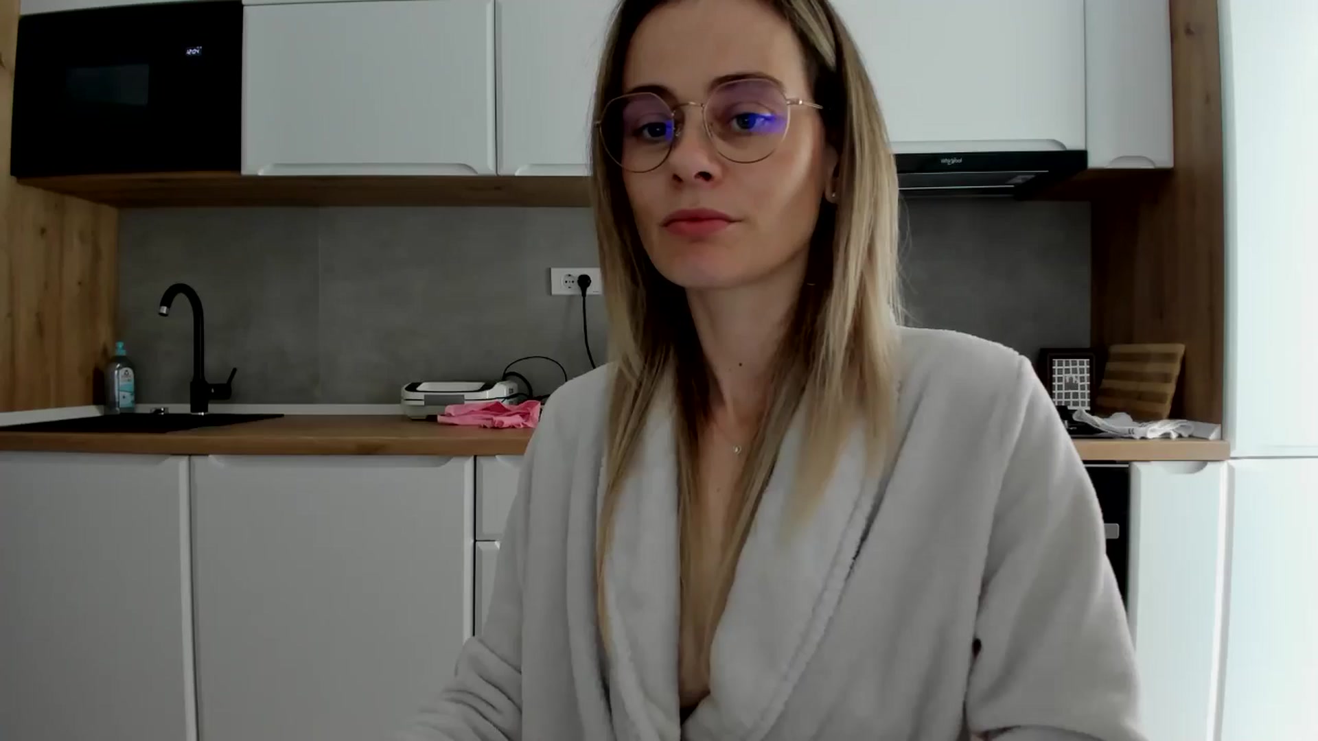 Gallery image thumbnail from DebbyPaige's myfreecams stream on, 04/07/2025, 10:59 image 5 of 20