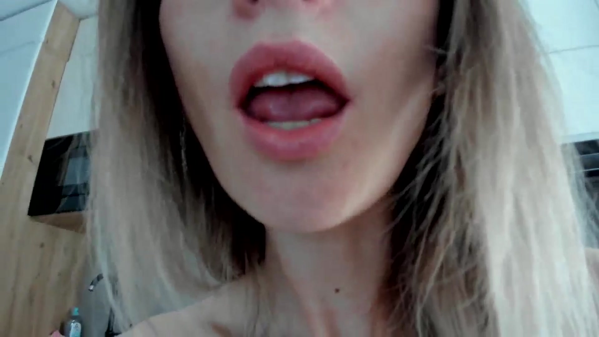 Gallery image thumbnail from DebbyPaige's myfreecams stream on, 04/07/2025, 10:59 image 17 of 20