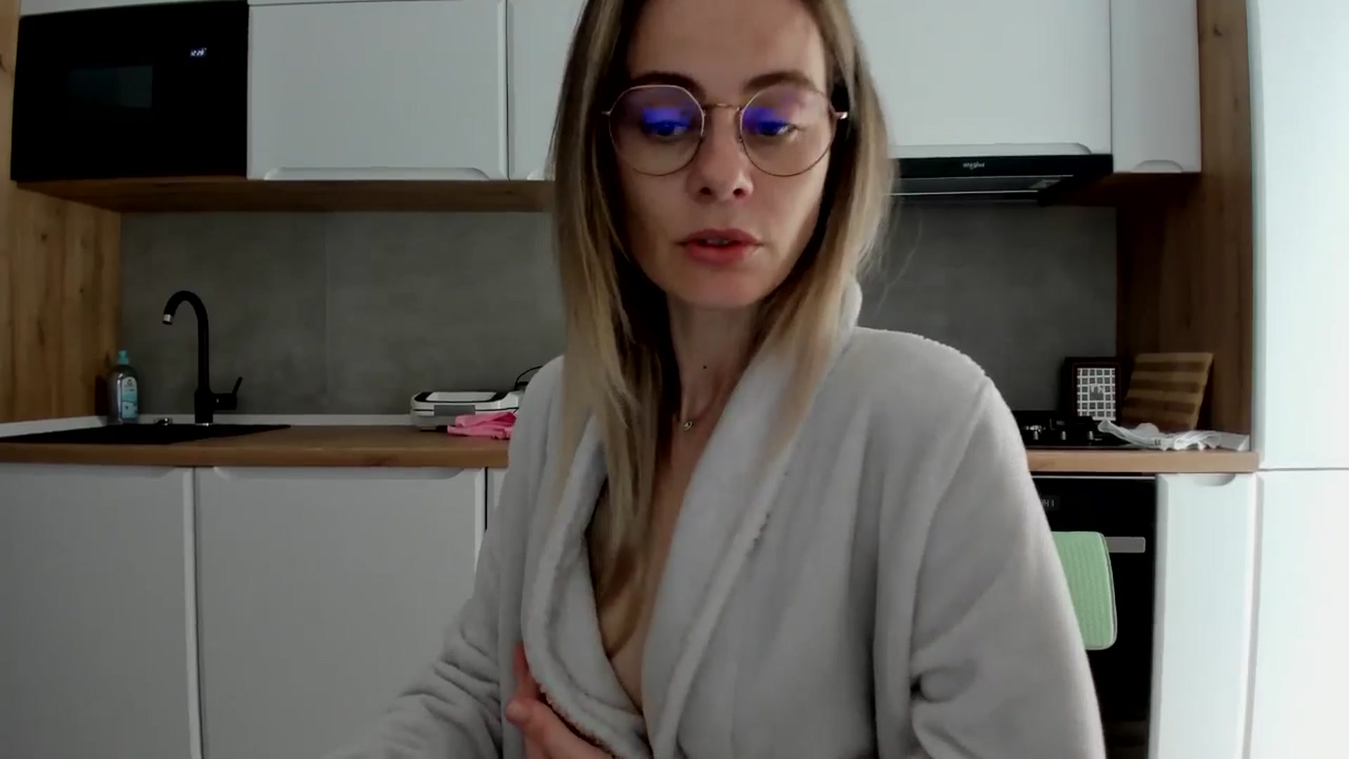 Gallery image thumbnail from DebbyPaige's myfreecams stream on, 04/07/2025, 10:59 image 9 of 20