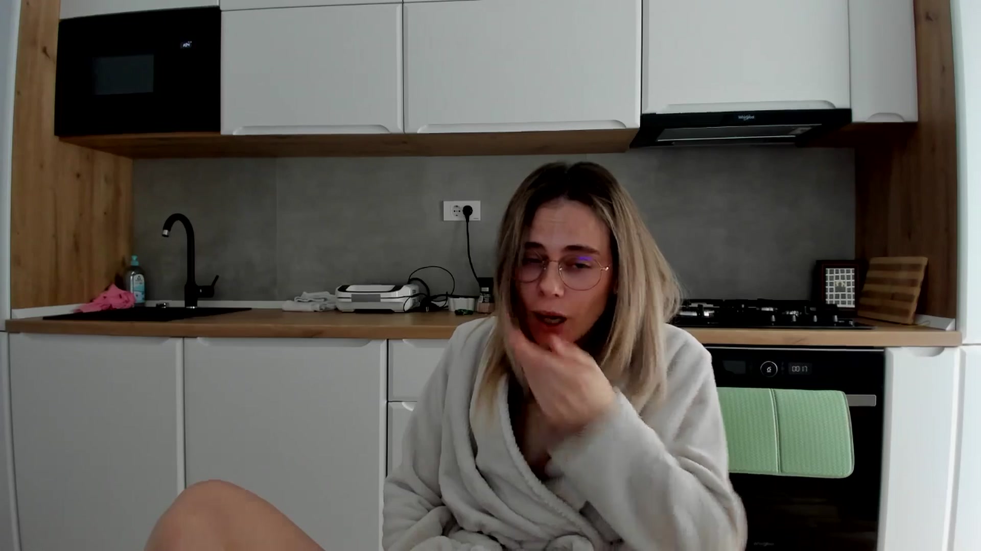Gallery image thumbnail from DebbyPaige's myfreecams stream on, 04/07/2025, 10:59 image 15 of 20