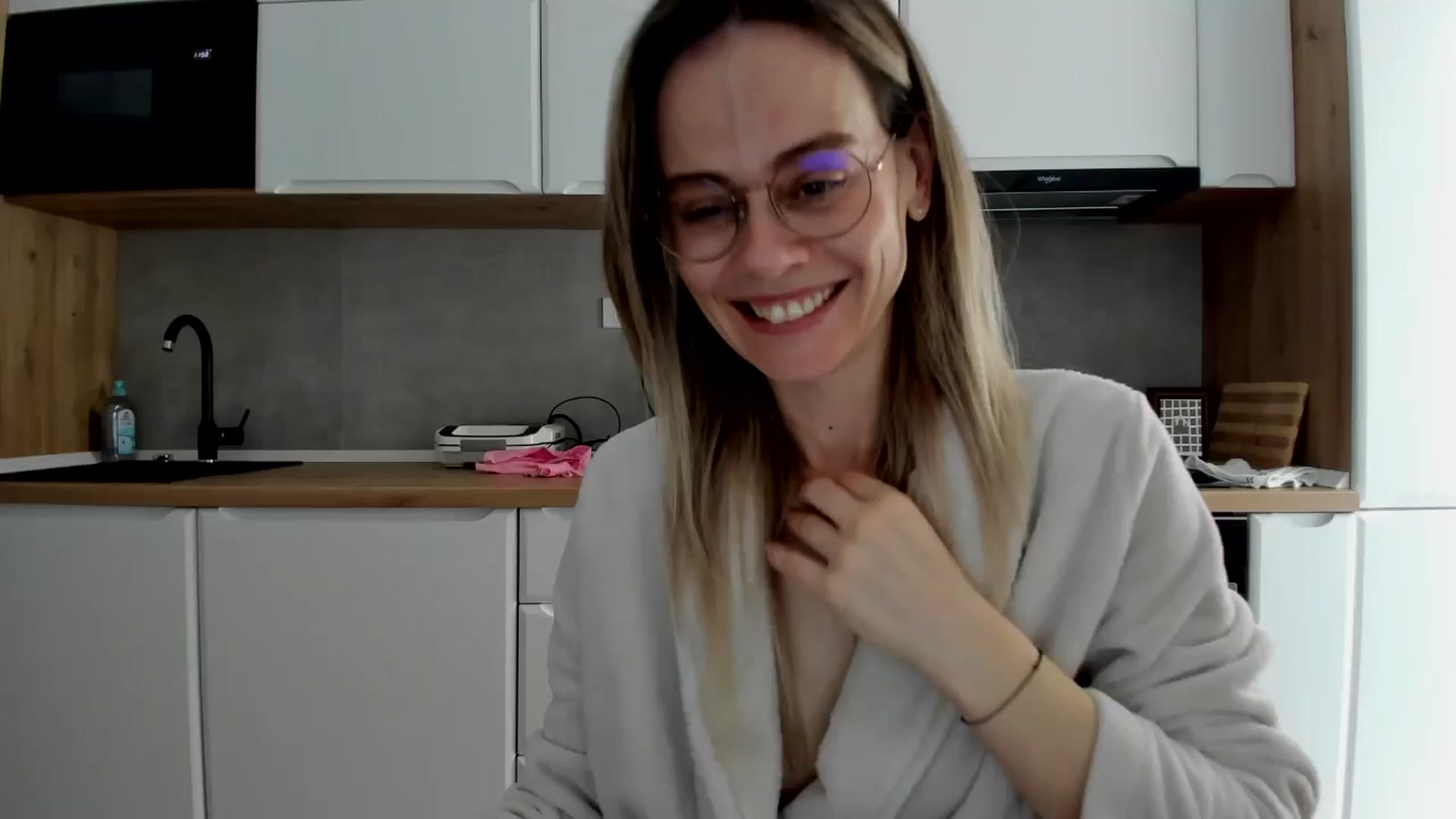 Gallery image thumbnail from DebbyPaige's myfreecams stream on, 04/07/2025, 10:59 image 4 of 20