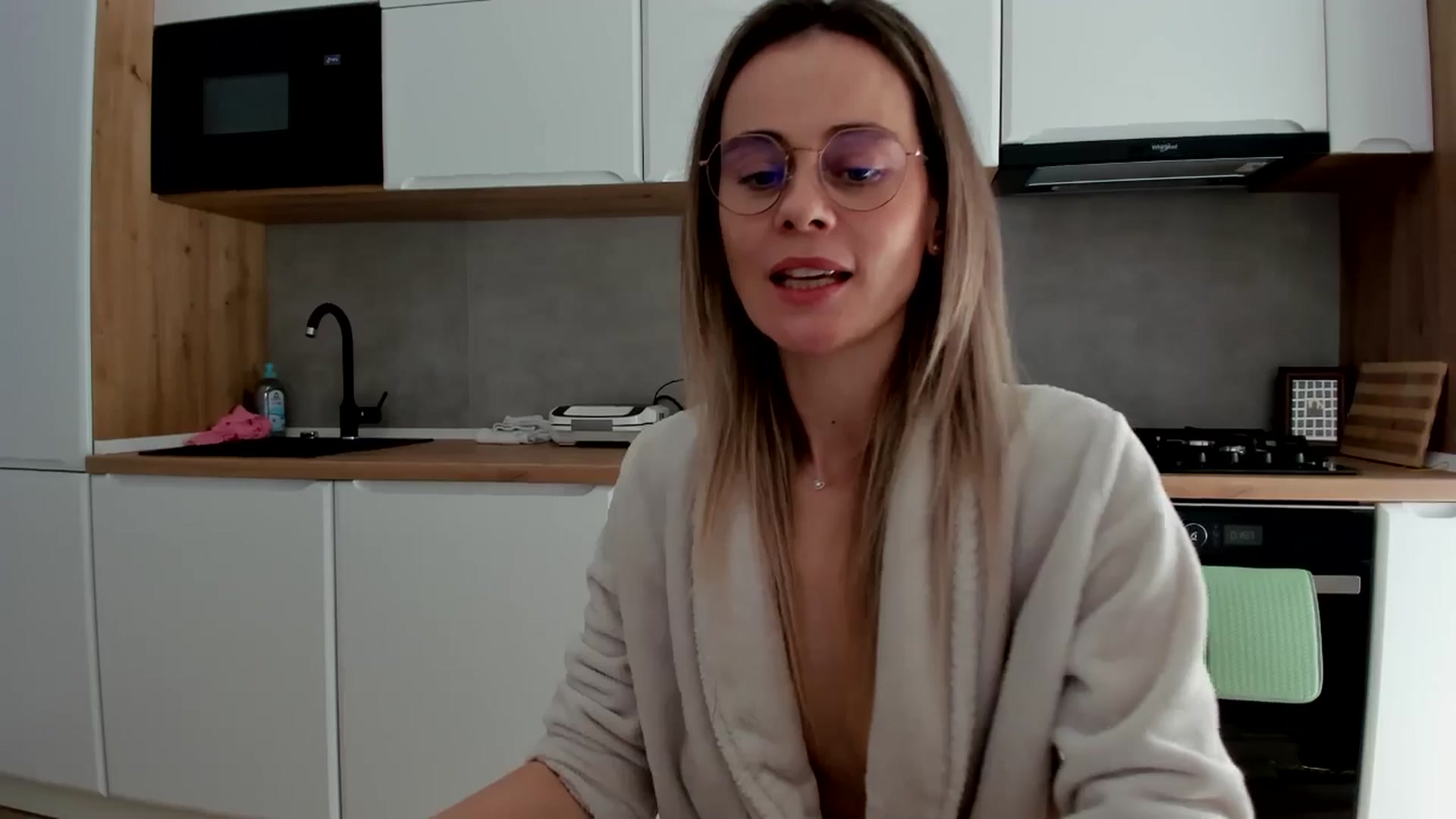 Gallery image thumbnail from DebbyPaige's myfreecams stream on, 04/07/2025, 12:01 image 20 of 20