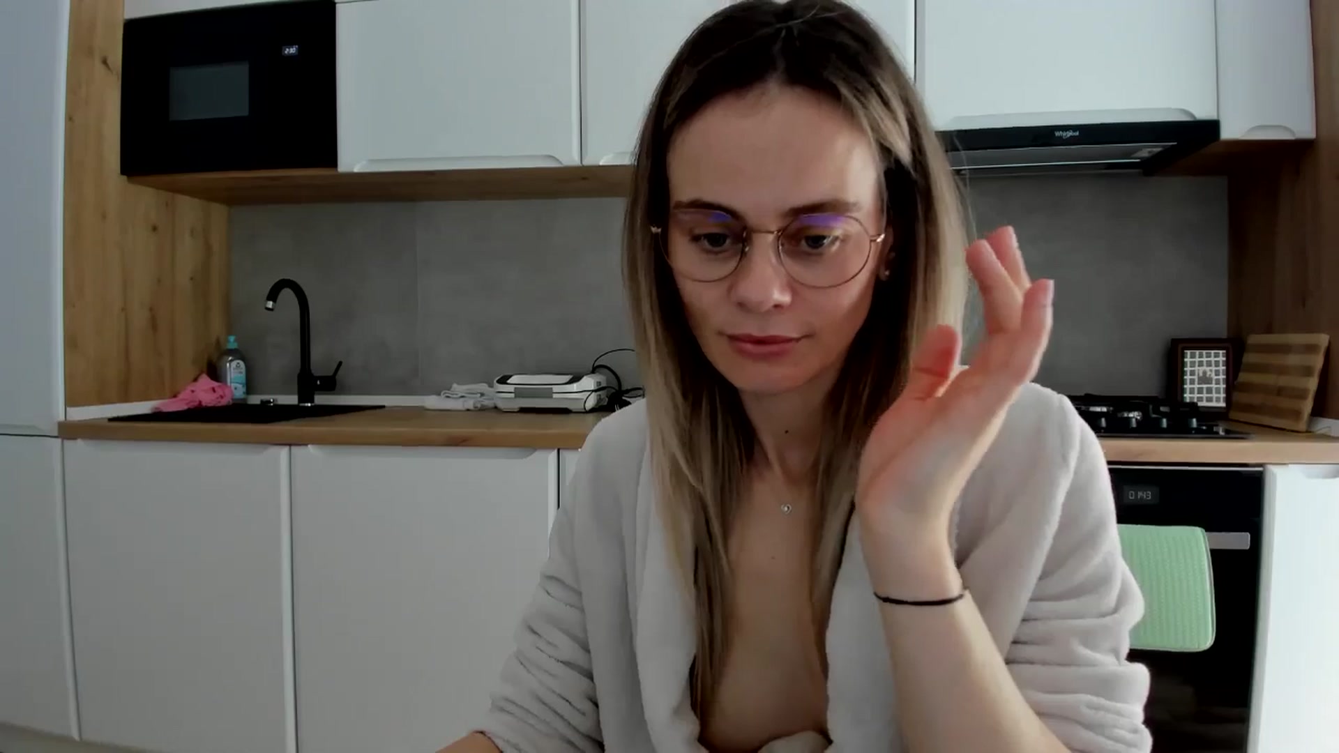 Gallery image thumbnail from DebbyPaige's myfreecams stream on, 04/07/2025, 12:01 image 12 of 20
