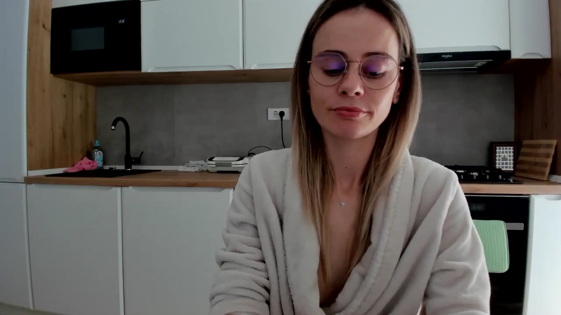 Gallery image thumbnail from DebbyPaige's myfreecams stream on, 04/07/2025, 12:01 image 6 of 20