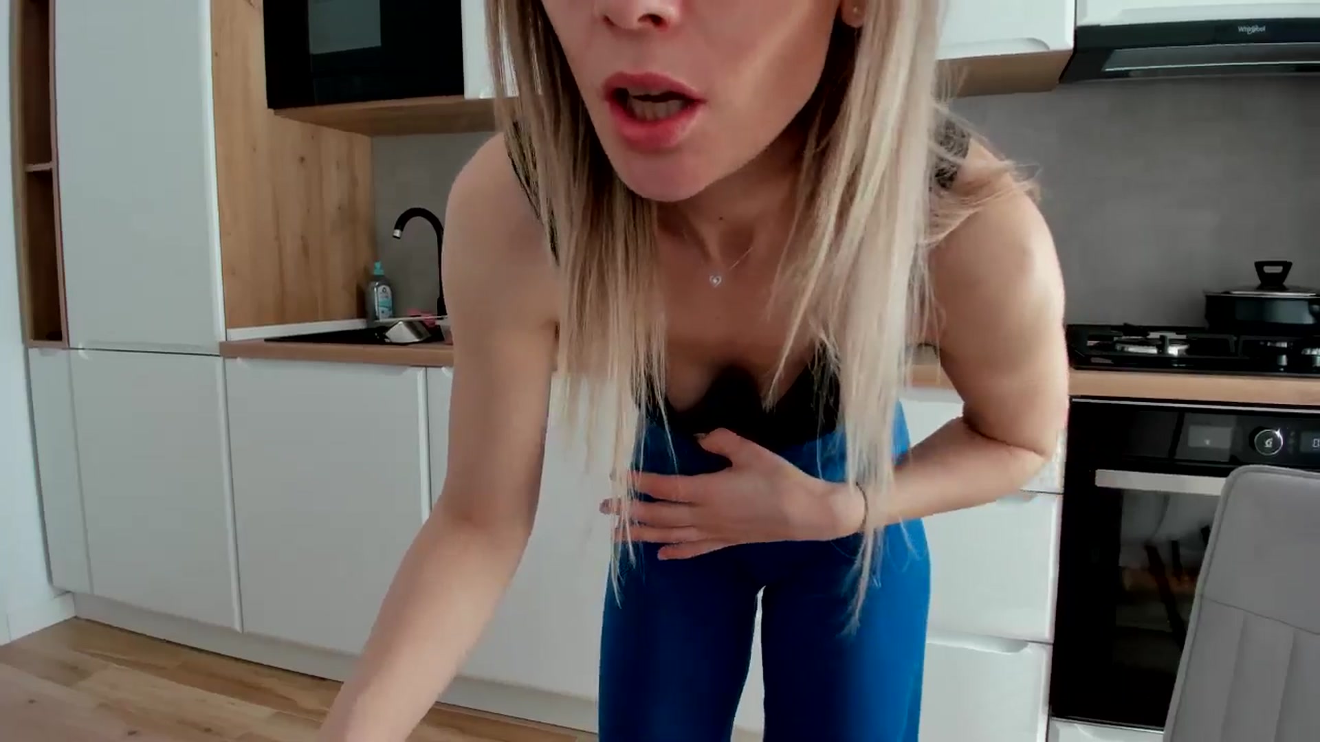 Gallery image thumbnail from DebbyPaige's myfreecams stream on, 04/07/2025, 14:19 image 10 of 20
