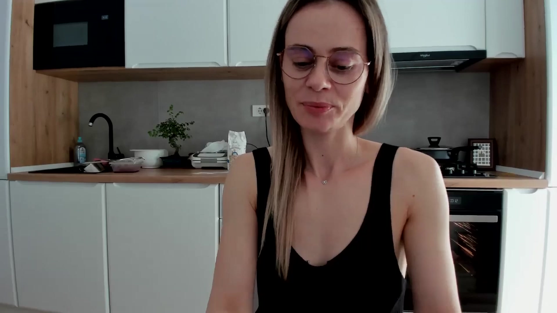 Gallery image thumbnail from DebbyPaige's myfreecams stream on, 04/07/2025, 14:19 image 7 of 20