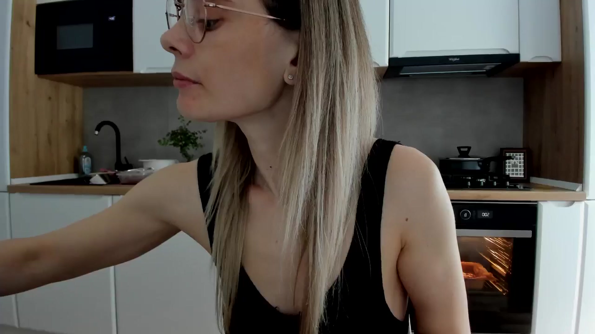 Gallery image thumbnail from DebbyPaige's myfreecams stream on, 04/07/2025, 14:19 image 4 of 20