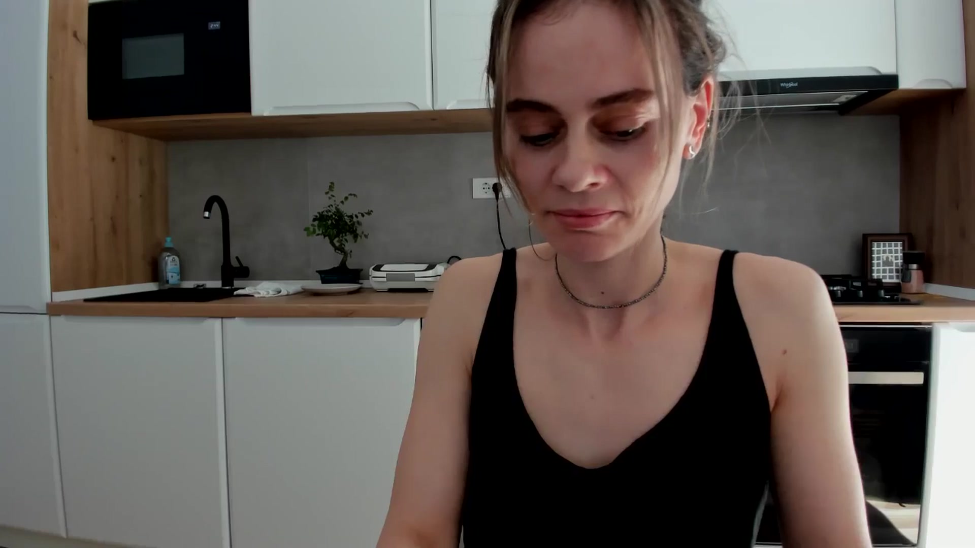 Gallery image thumbnail from DebbyPaige's myfreecams stream on, 04/08/2025, 13:17 image 17 of 20