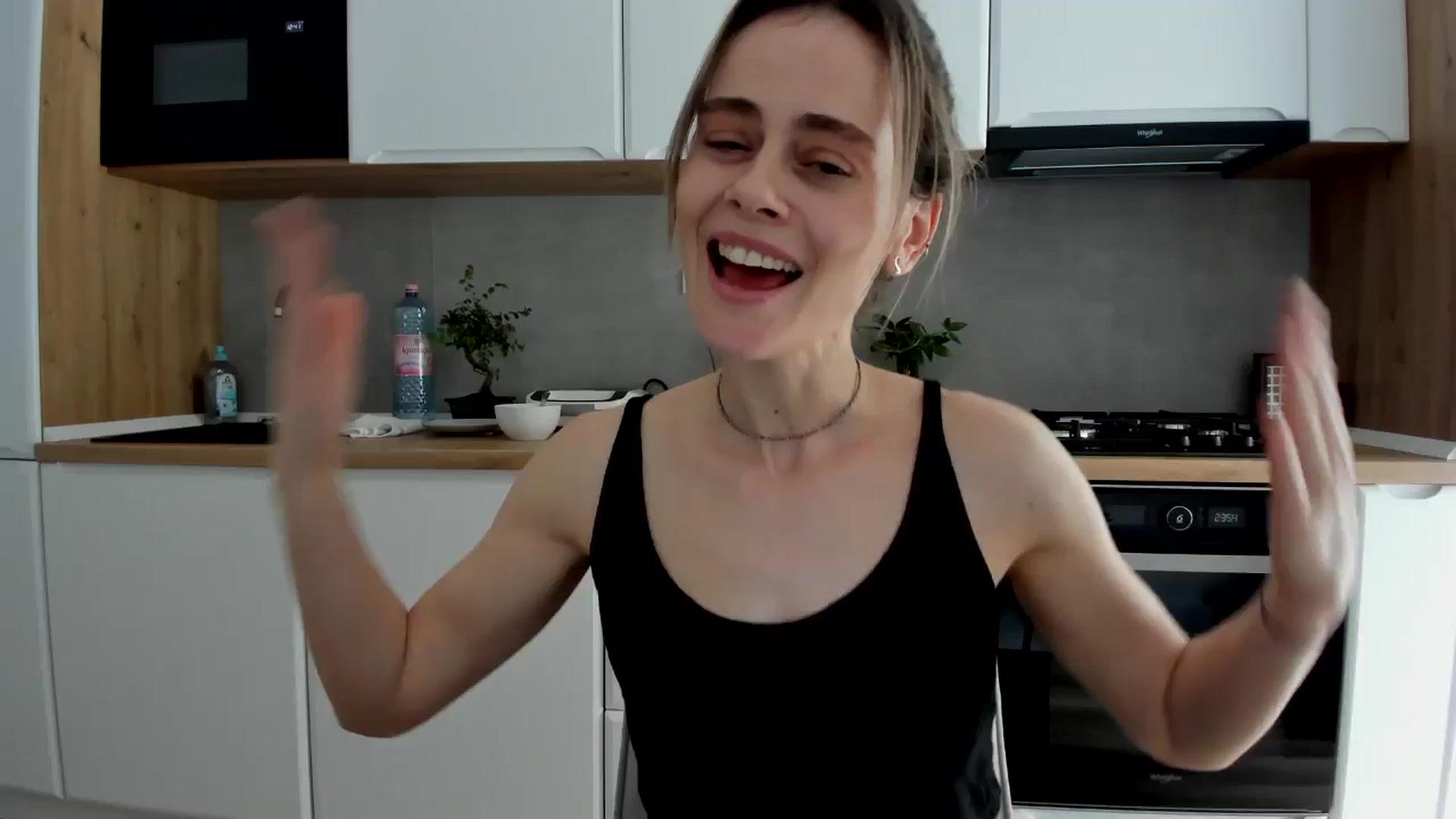 Gallery image thumbnail from DebbyPaige's myfreecams stream on, 04/08/2025, 13:17 image 10 of 20