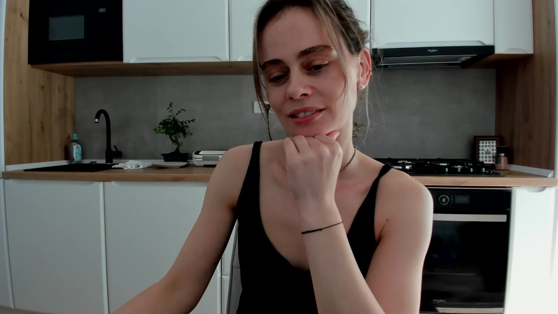 Gallery image thumbnail from DebbyPaige's myfreecams stream on, 04/08/2025, 13:42 image 3 of 20