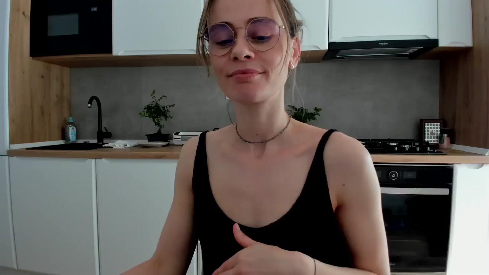 Gallery image thumbnail from DebbyPaige's myfreecams stream on, 04/08/2025, 13:42 image 8 of 20