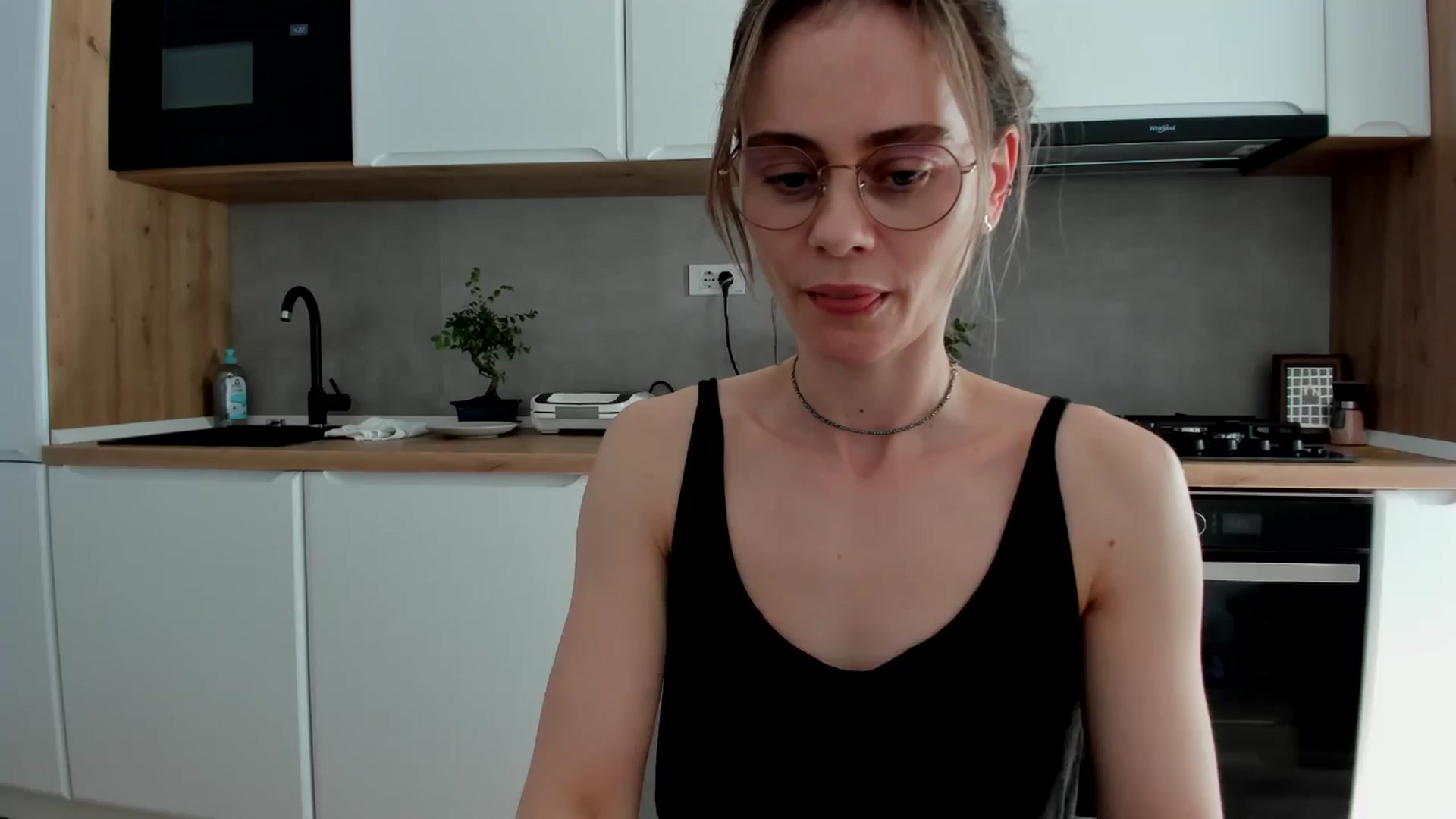 Gallery image thumbnail from DebbyPaige's myfreecams stream on, 04/08/2025, 13:42 image 18 of 20