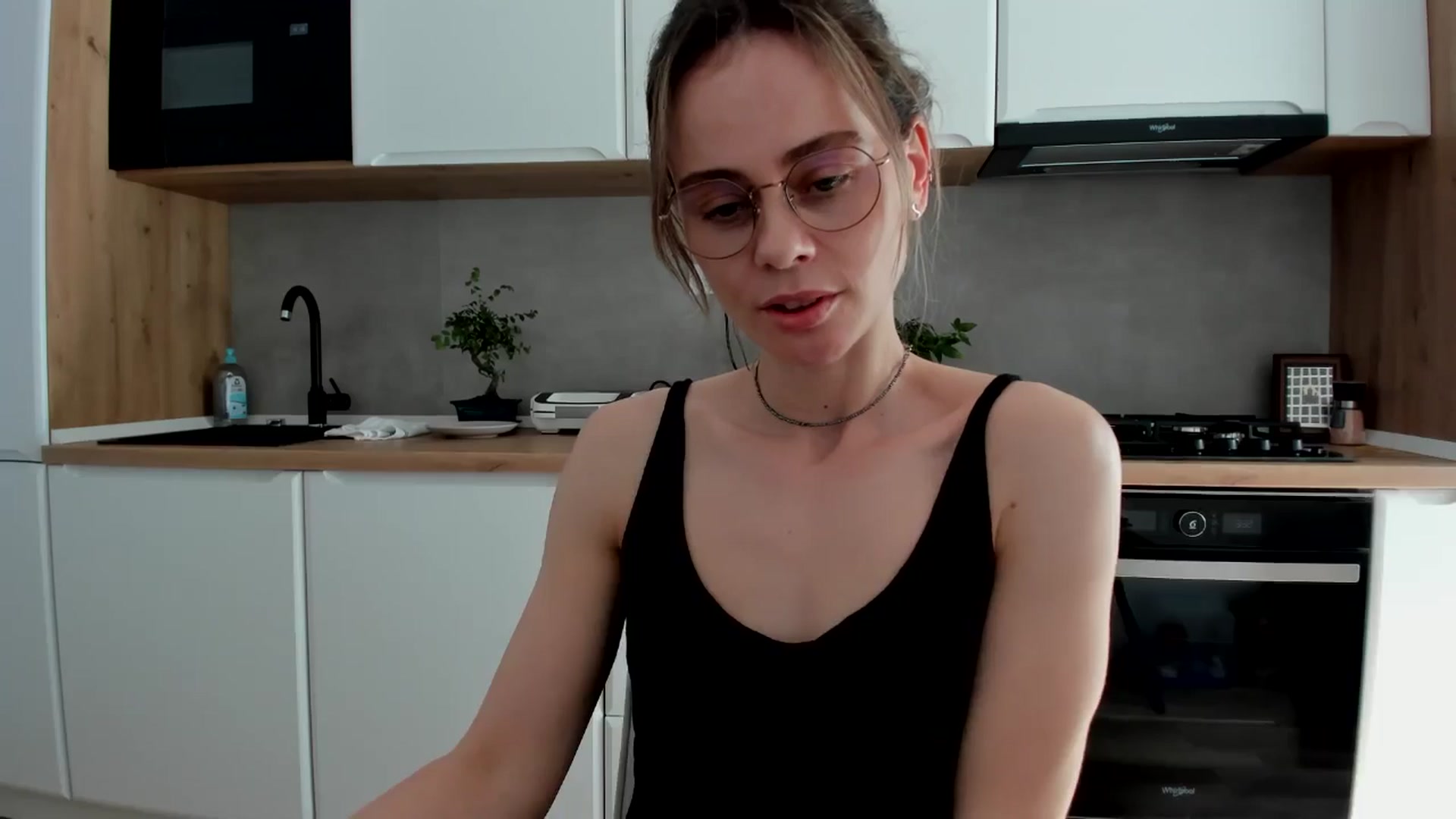 Gallery image thumbnail from DebbyPaige's myfreecams stream on, 04/08/2025, 13:42 image 16 of 20