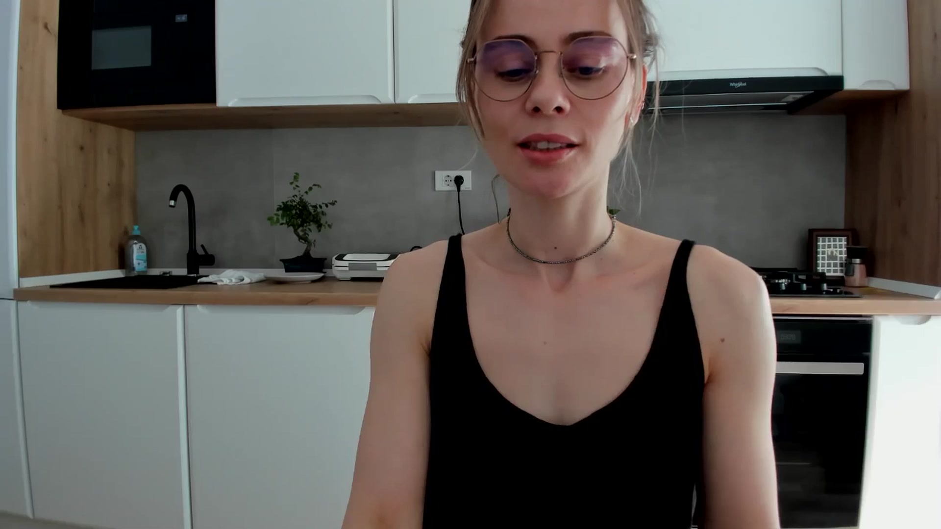 Gallery image thumbnail from DebbyPaige's myfreecams stream on, 04/08/2025, 13:42 image 14 of 20