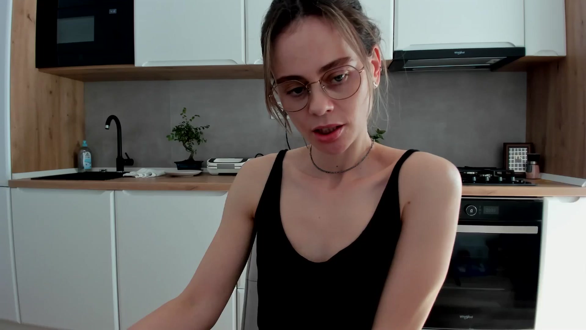Gallery image thumbnail from DebbyPaige's myfreecams stream on, 04/08/2025, 13:42 image 15 of 20
