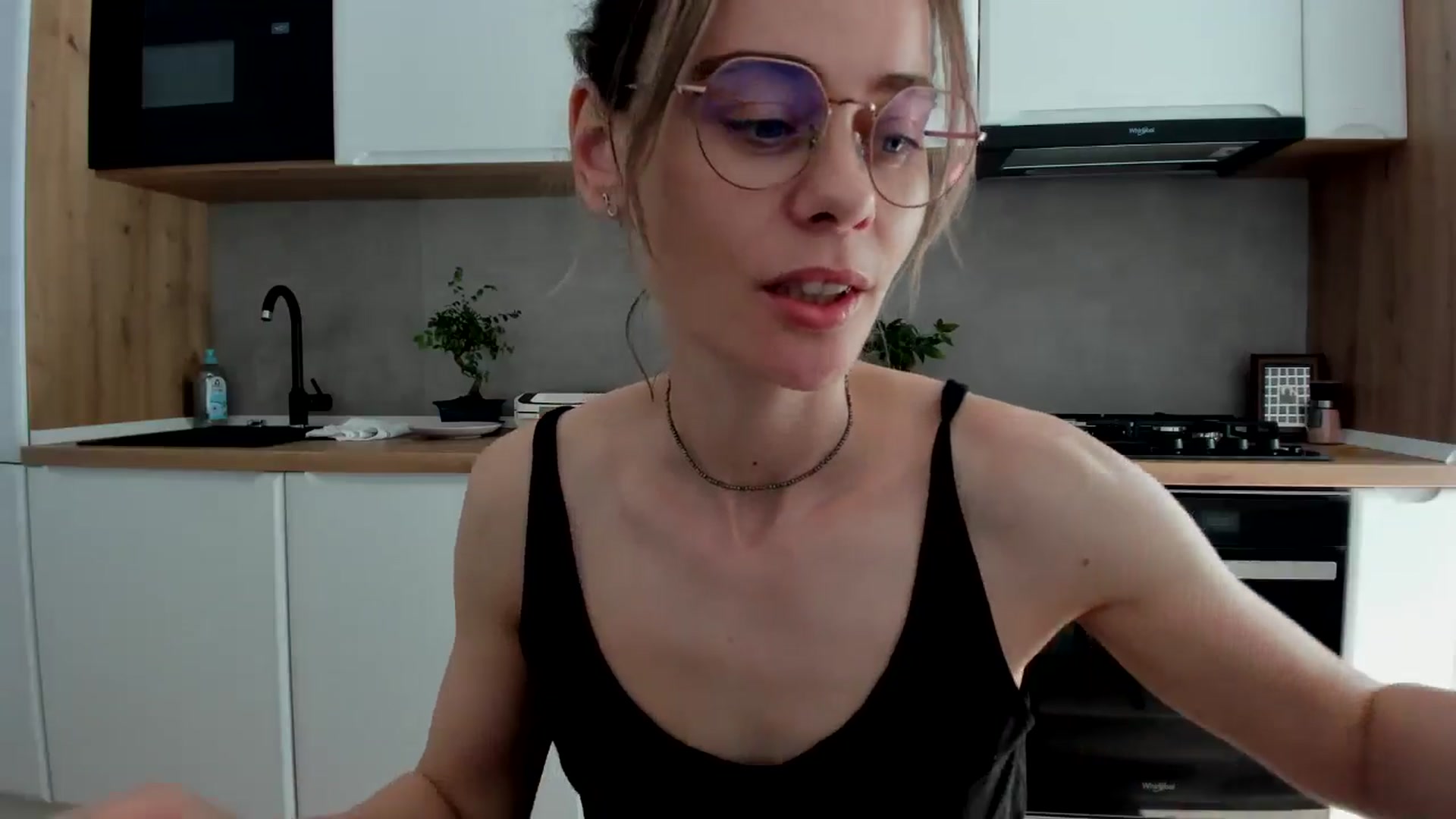 Gallery image thumbnail from DebbyPaige's myfreecams stream on, 04/08/2025, 13:42 image 7 of 20