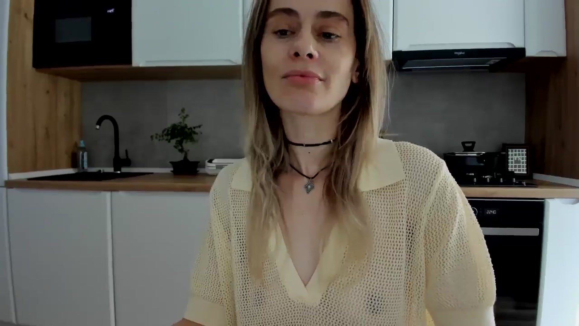 Gallery image thumbnail from DebbyPaige's myfreecams stream on, 04/09/2025, 10:38 image 12 of 20