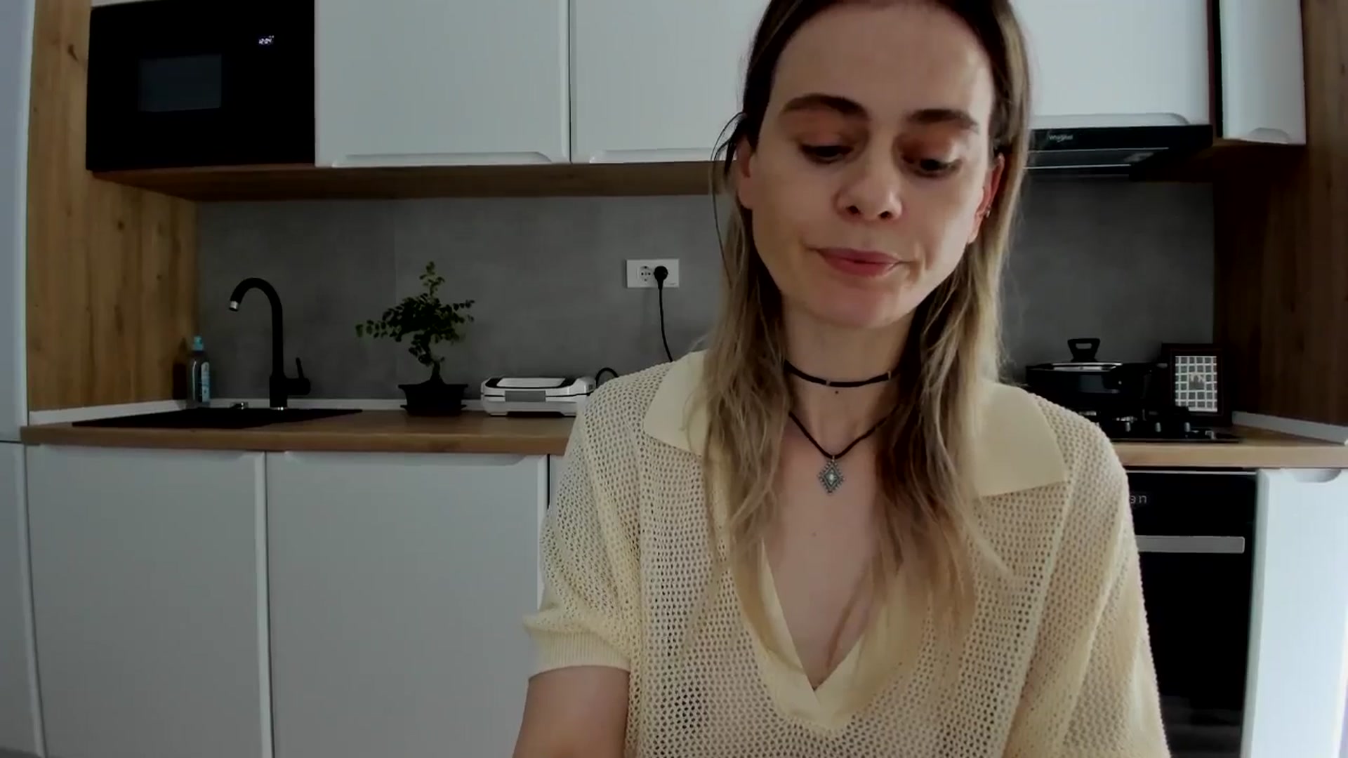 Gallery image thumbnail from DebbyPaige's myfreecams stream on, 04/09/2025, 10:38 image 15 of 20