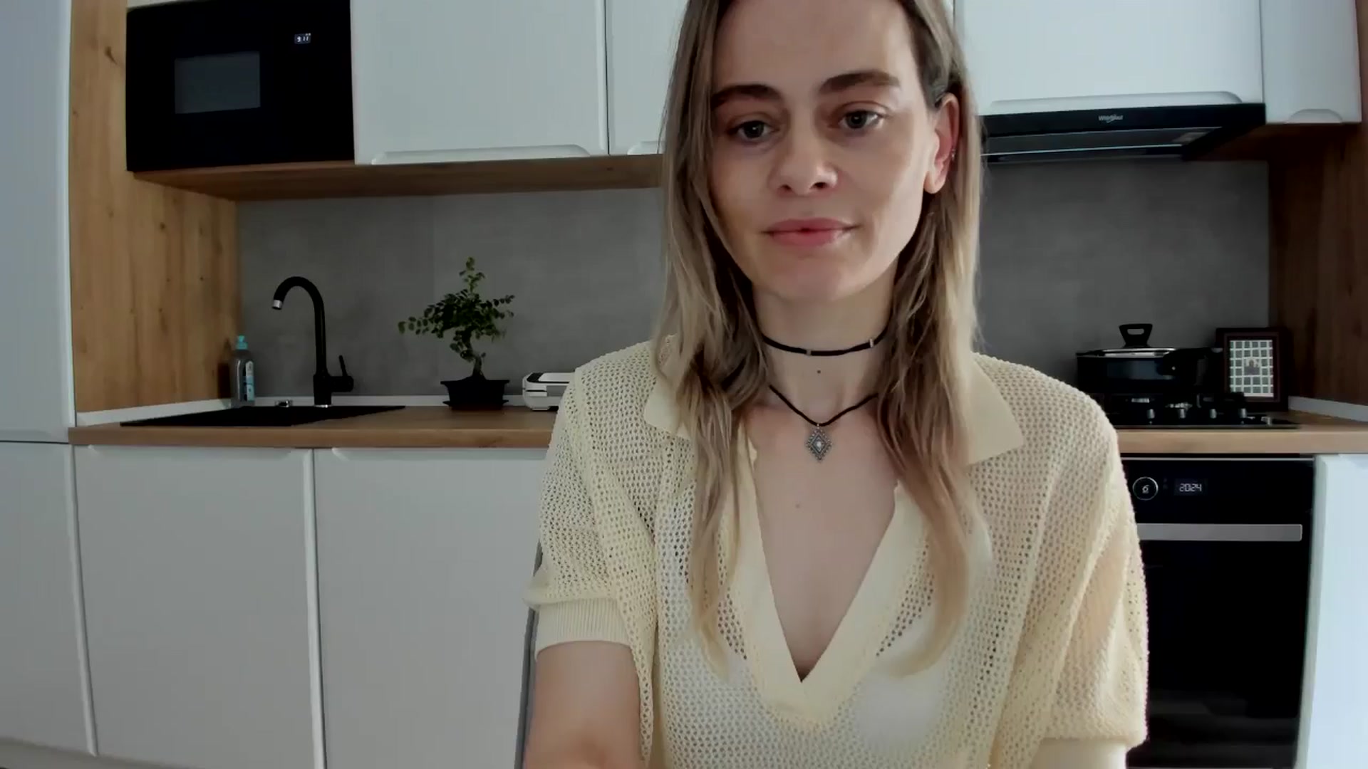 Gallery image thumbnail from DebbyPaige's myfreecams stream on, 04/09/2025, 10:38 image 1 of 20