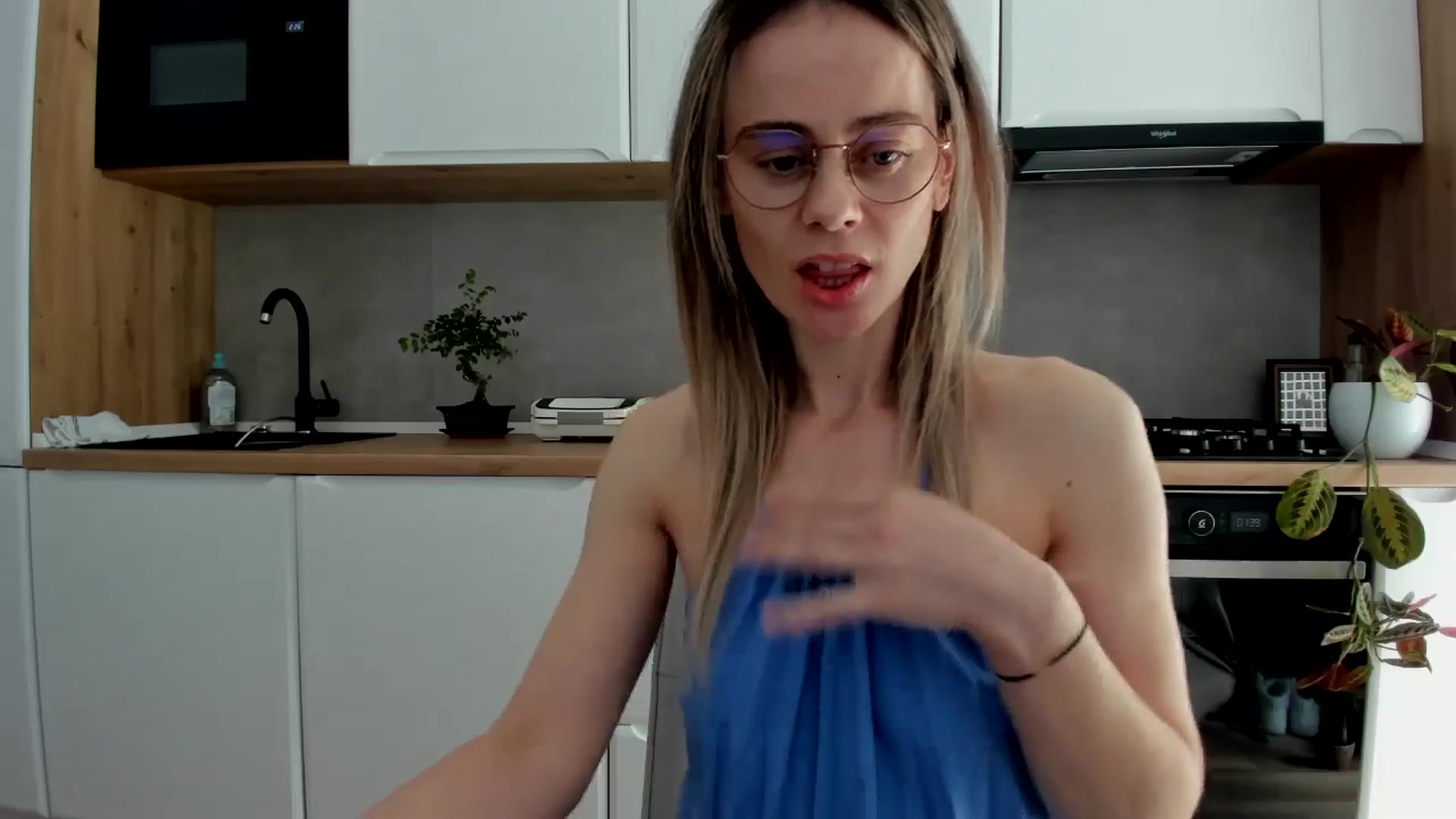 Gallery image thumbnail from DebbyPaige's myfreecams stream on, 04/11/2025, 11:47 image 14 of 20