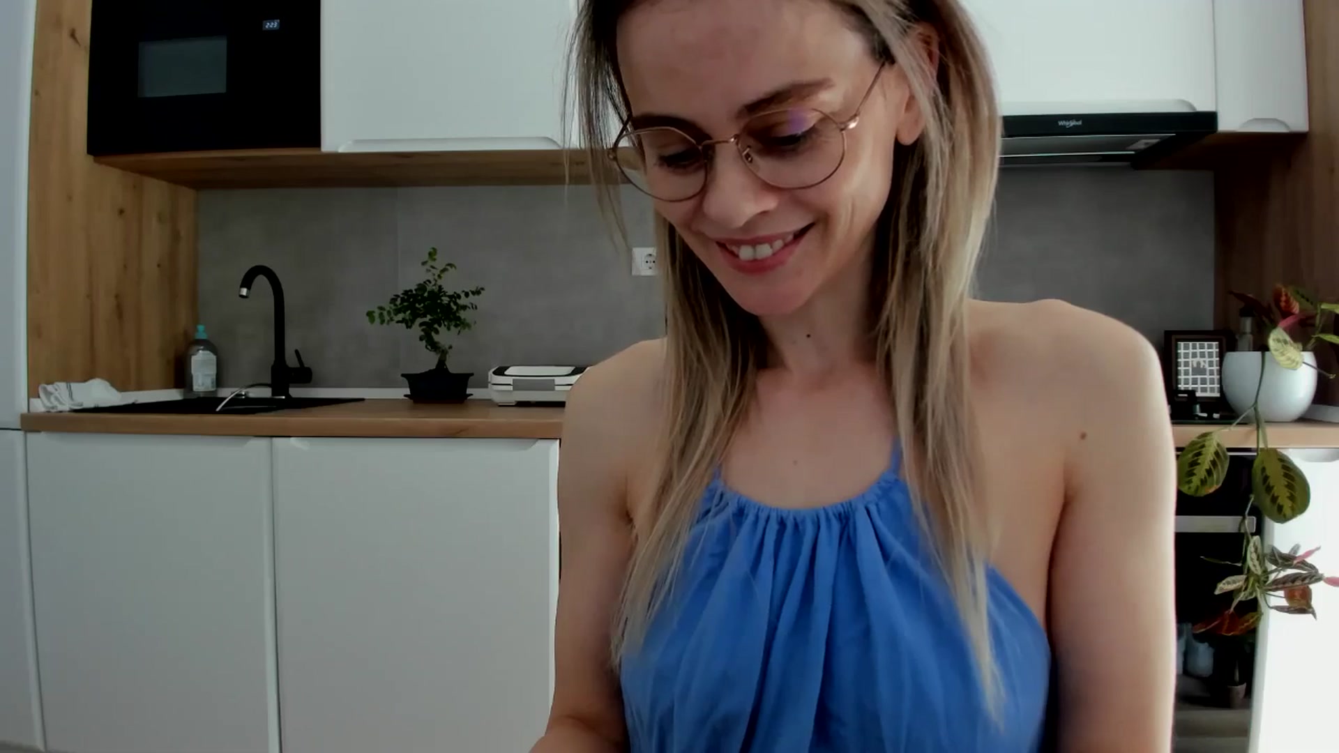 Gallery image thumbnail from DebbyPaige's myfreecams stream on, 04/11/2025, 11:47 image 11 of 20