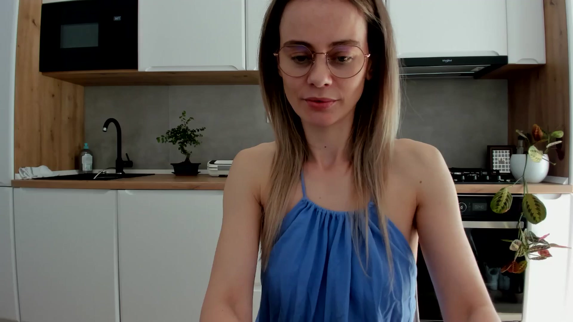 Gallery image thumbnail from DebbyPaige's myfreecams stream on, 04/11/2025, 14:01 image 6 of 20
