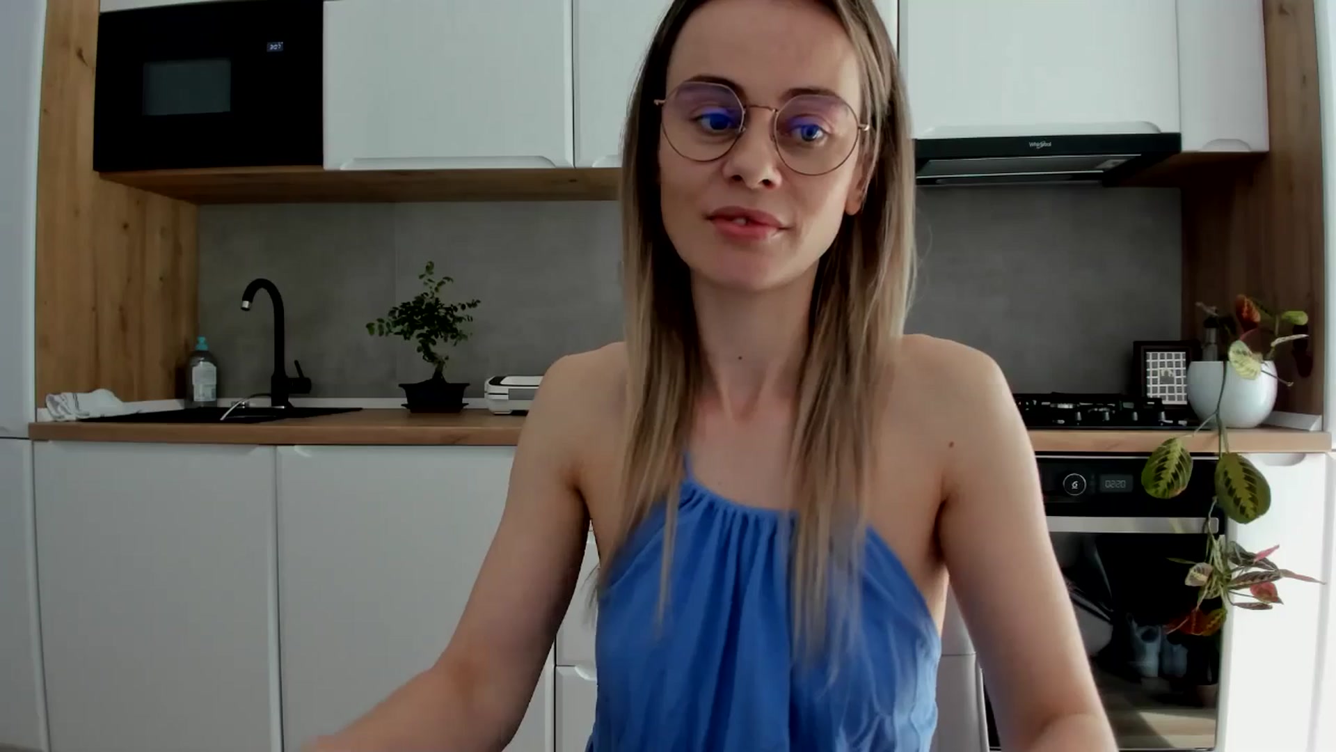 Gallery image thumbnail from DebbyPaige's myfreecams stream on, 04/11/2025, 14:01 image 2 of 20