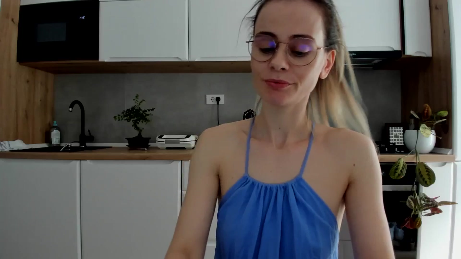 Gallery image thumbnail from DebbyPaige's myfreecams stream on, 04/11/2025, 14:01 image 16 of 20