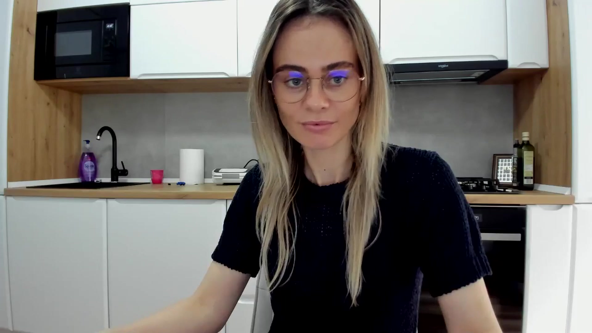 Gallery image thumbnail from DebbyPaige's myfreecams stream on, 04/15/2025, 12:36 image 3 of 20