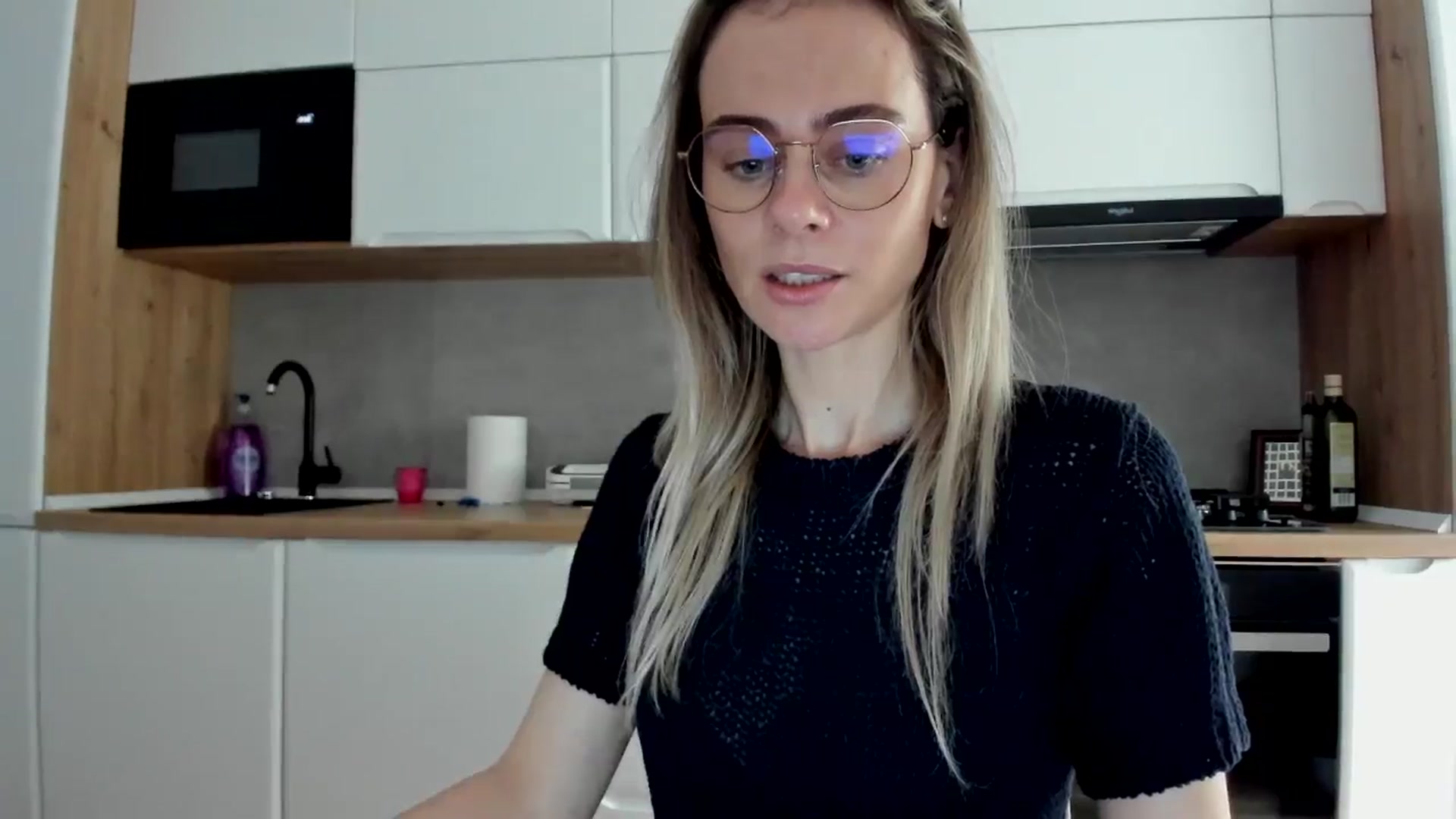 Gallery image thumbnail from DebbyPaige's myfreecams stream on, 04/15/2025, 12:36 image 10 of 20