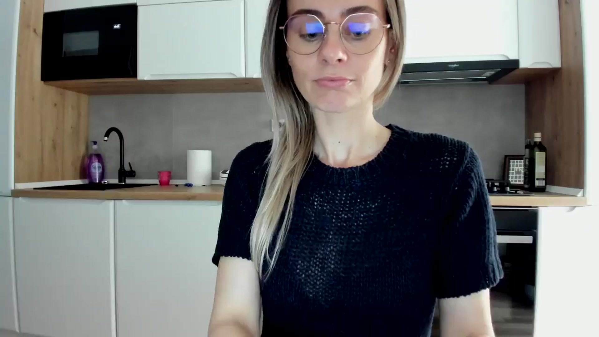 Gallery image thumbnail from DebbyPaige's myfreecams stream on, 04/15/2025, 12:36 image 8 of 20