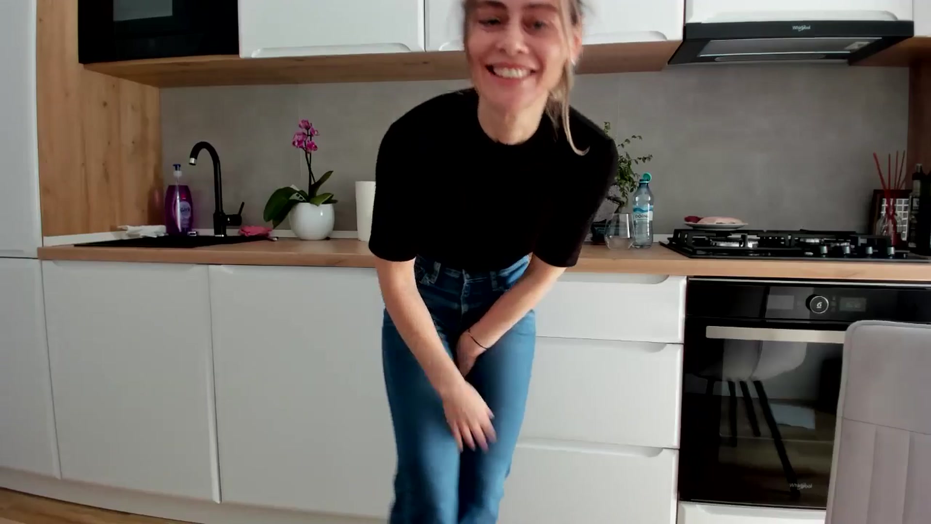 Gallery image thumbnail from DebbyPaige's myfreecams stream on, 04/16/2025, 14:29 image 12 of 20