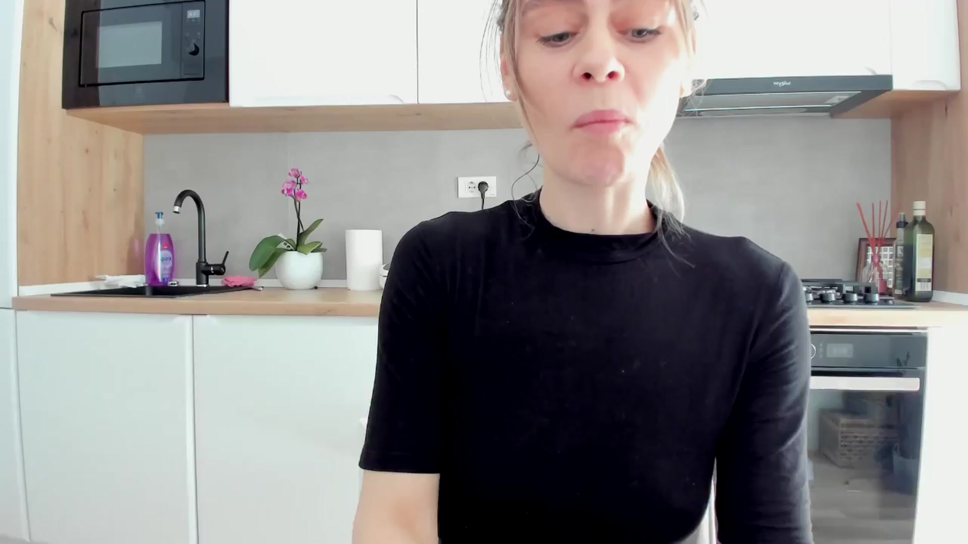 Gallery image thumbnail from DebbyPaige's myfreecams stream on, 04/16/2025, 14:29 image 14 of 20