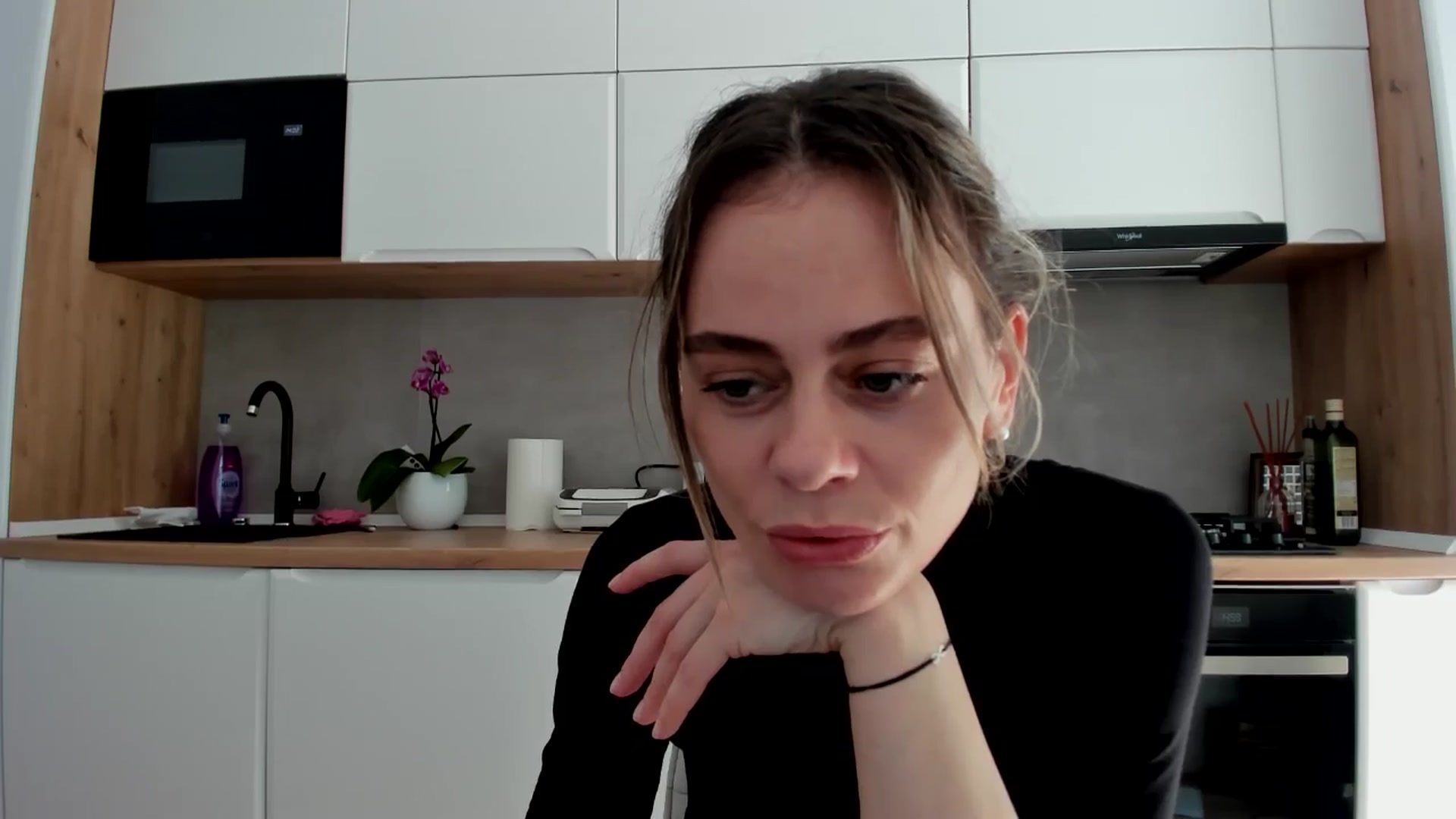 Gallery image thumbnail from DebbyPaige's myfreecams stream on, 04/16/2025, 14:29 image 3 of 20