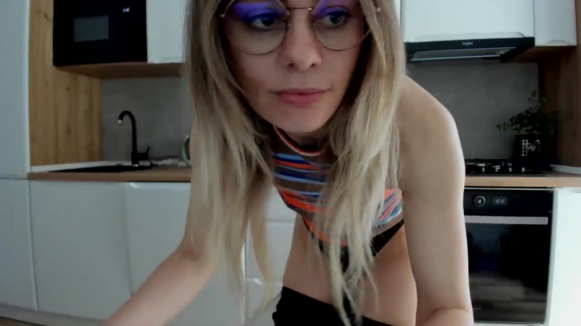 Gallery image thumbnail from DebbyPaige's myfreecams stream on, 04/17/2025, 12:46 image 8 of 20
